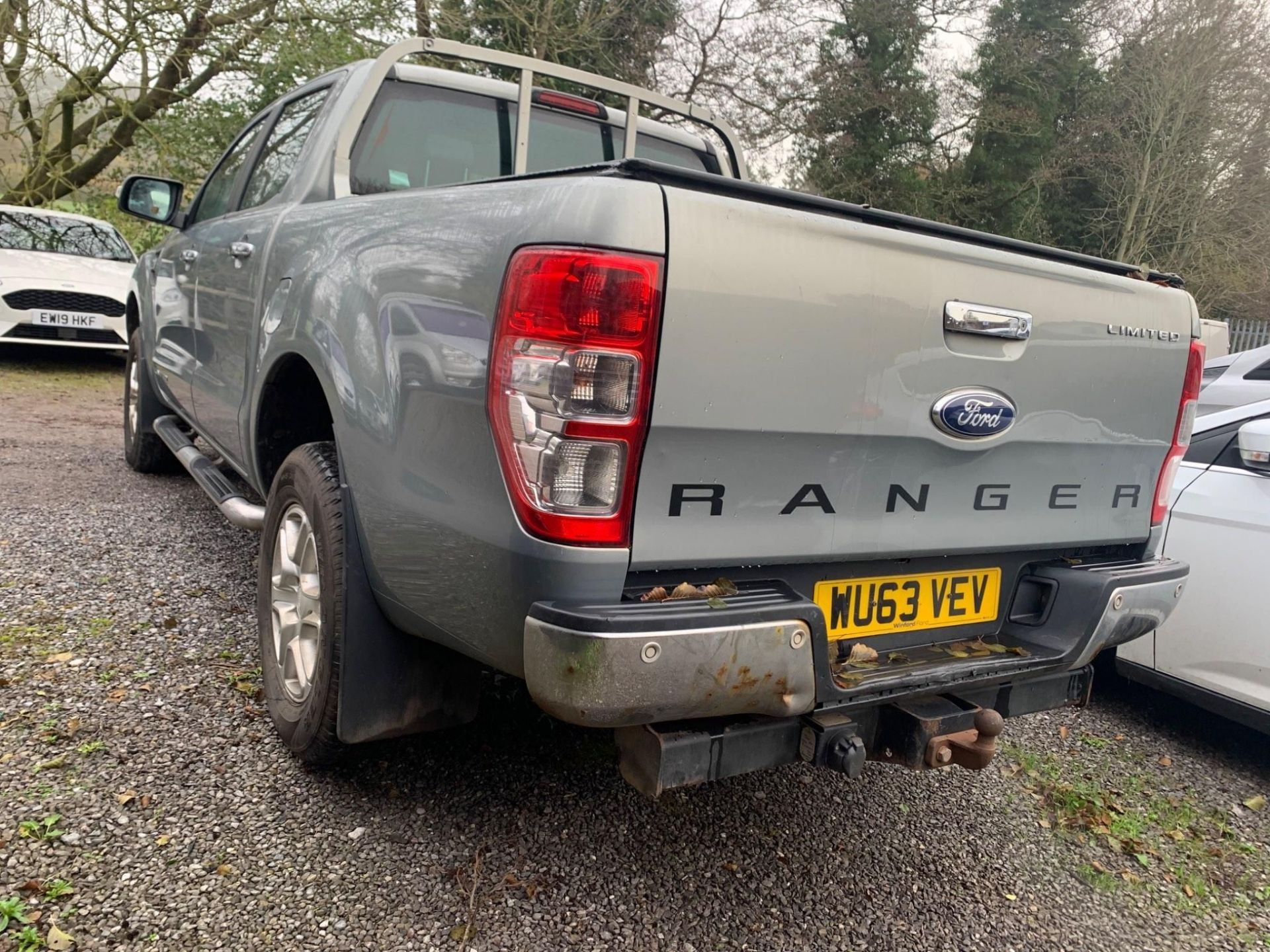 FORD RANGER 3.2 TDCI LIMITED DOUBLE CAB PICKUP - Image 3 of 11