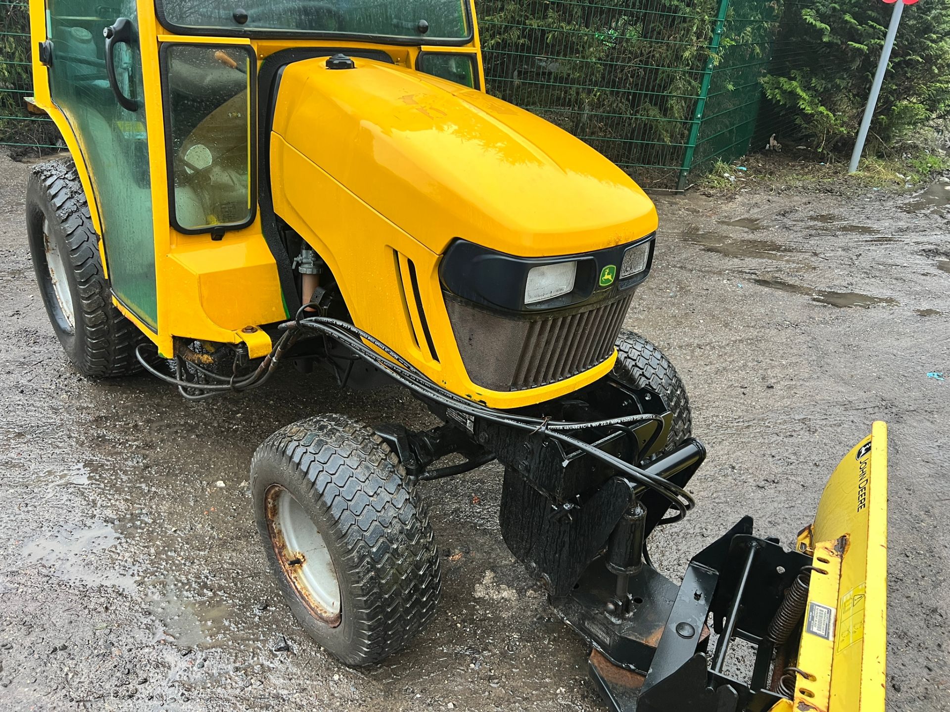 2010 John Deere 2320 HST 24HP 4WD Compact Tractor With Hydraulic Front Blade *PLUS VAT* - Image 8 of 21