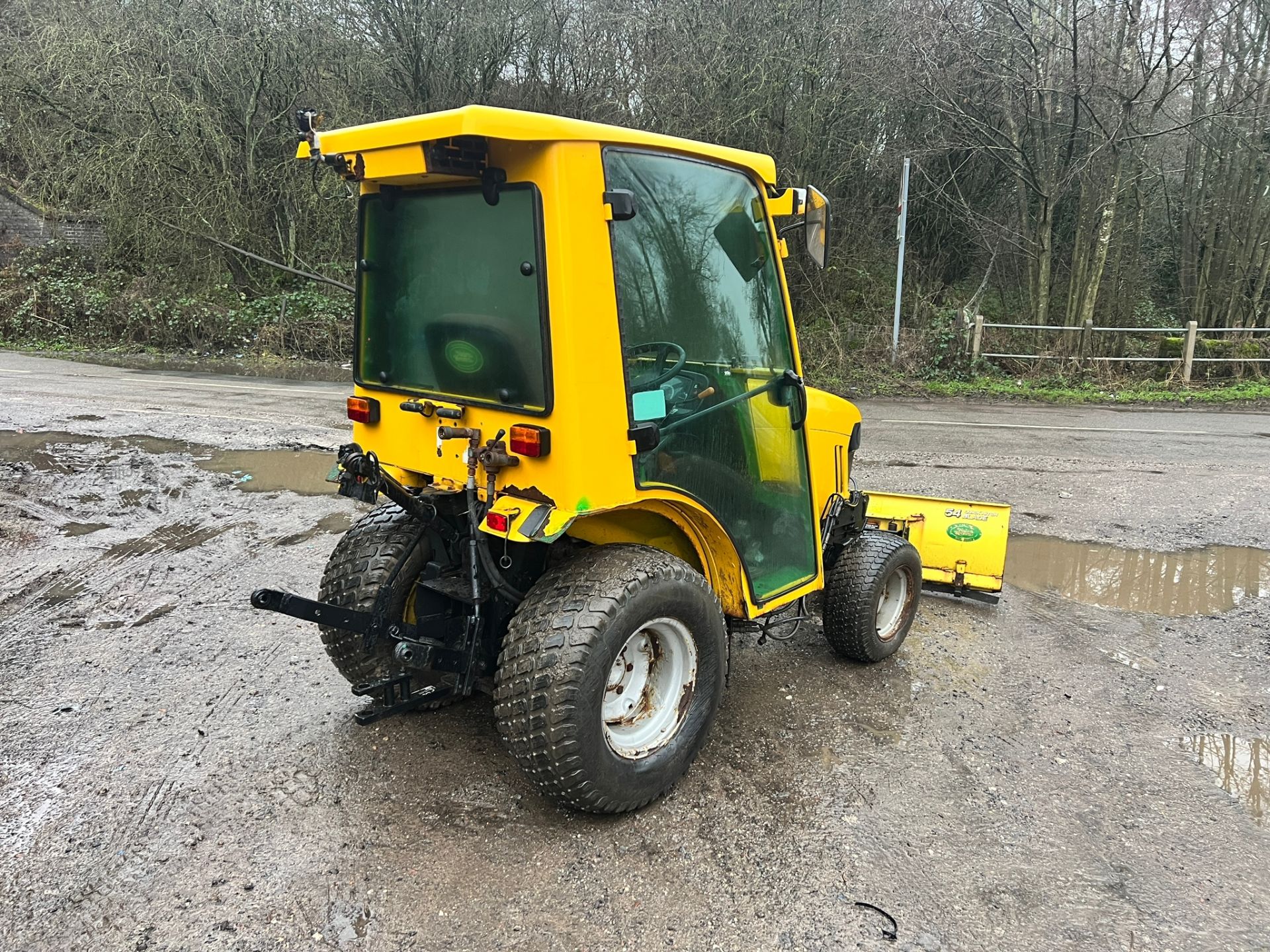 2010 John Deere 2320 HST 24HP 4WD Compact Tractor With Hydraulic Front Blade *PLUS VAT* - Image 4 of 21