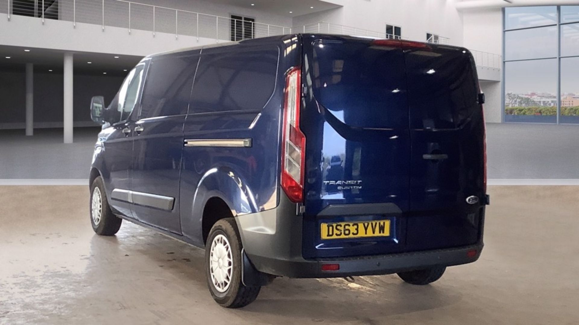 FORD TRANSIT CUSTOM 2.2 TDCI 125 290 LWB TREND L/R Panel Van, 145K MILES *PLUS VAT* - Image 3 of 9