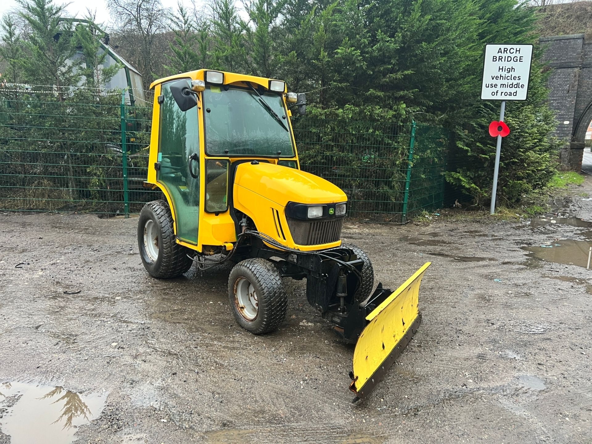 2010 John Deere 2320 HST 24HP 4WD Compact Tractor With Hydraulic Front Blade *PLUS VAT*