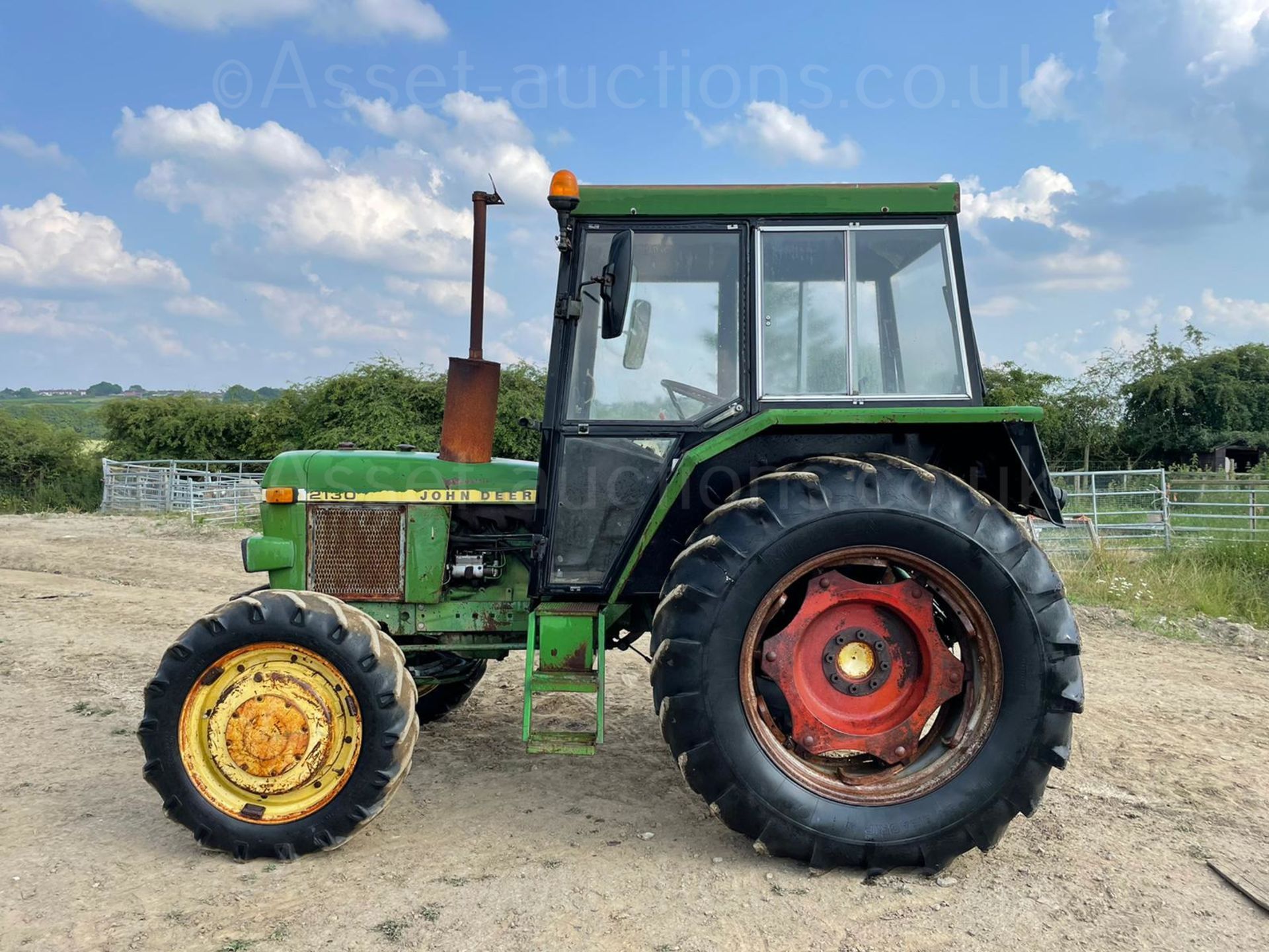 JOHN DEERE 2130 TRACTOR, RUNS AND DRIVES, ALL GEARS WORKS, 3 POINT LINKAGE, 79hp *PLUS VAT* - Image 3 of 11