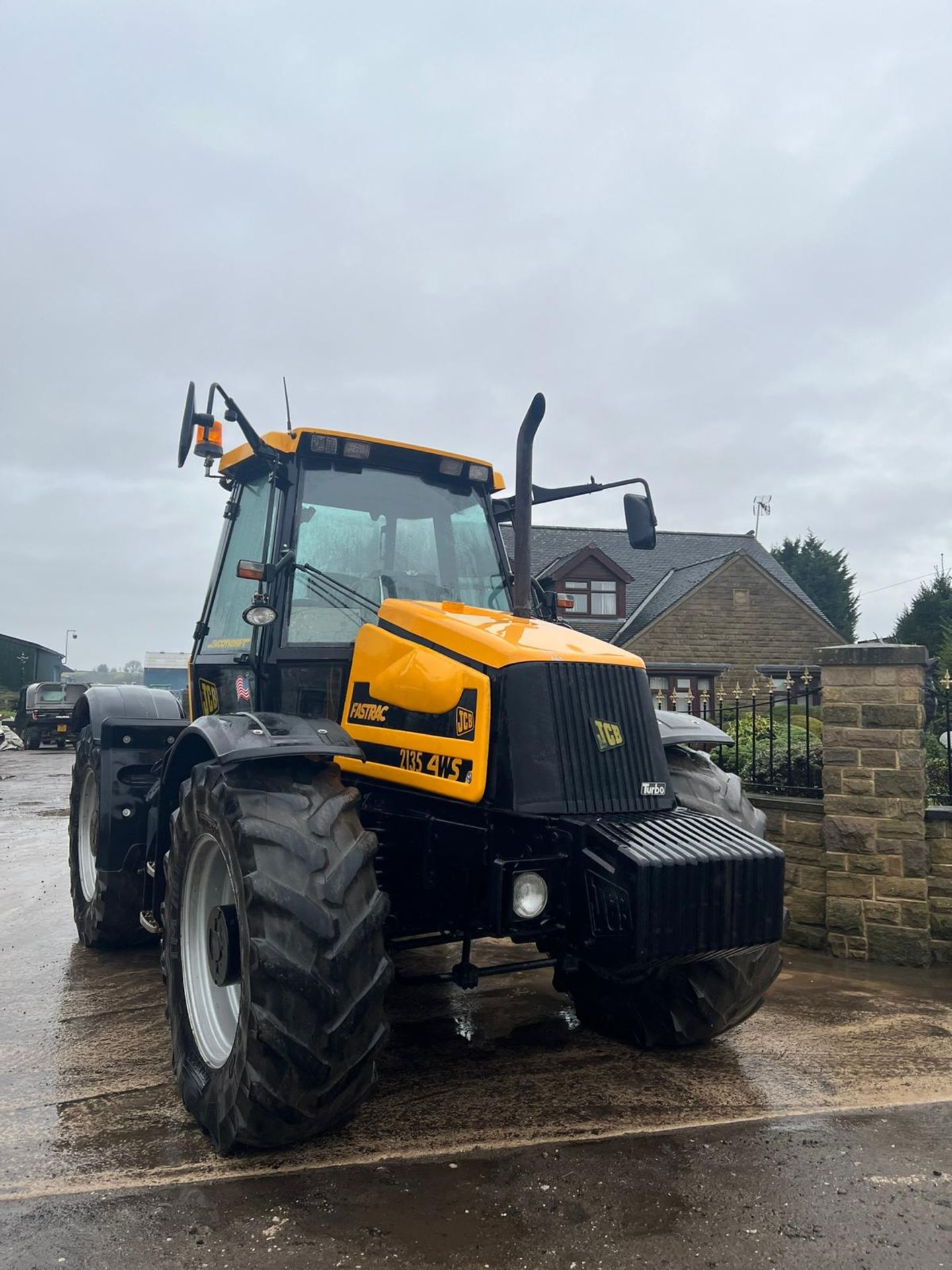 JCB FASTRAC 2135 4WS TRACTOR *PLUS VAT* - Image 4 of 16