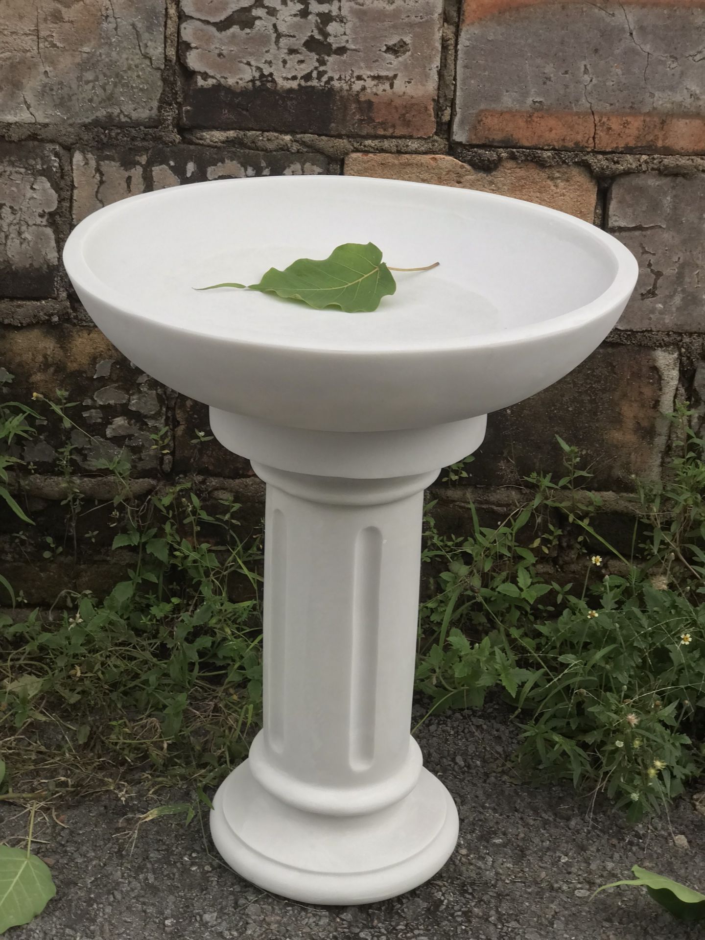 Beautiful Dinova Round Birdbaths for outside use *PLUS VAT*