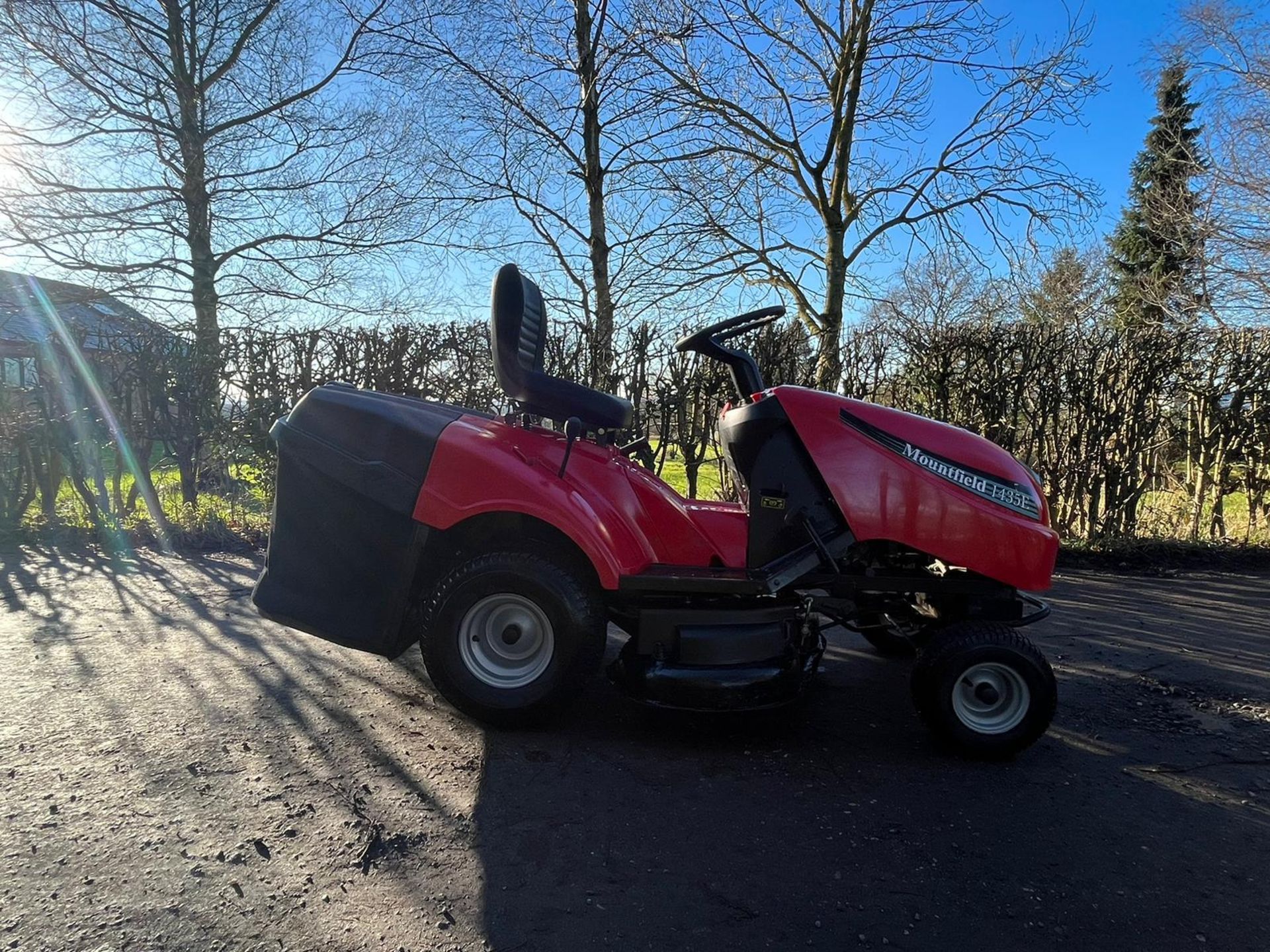 MOUNTFIELD 1435M RIDE ON LAWN MOWER *PLUS VAT* - Image 3 of 8