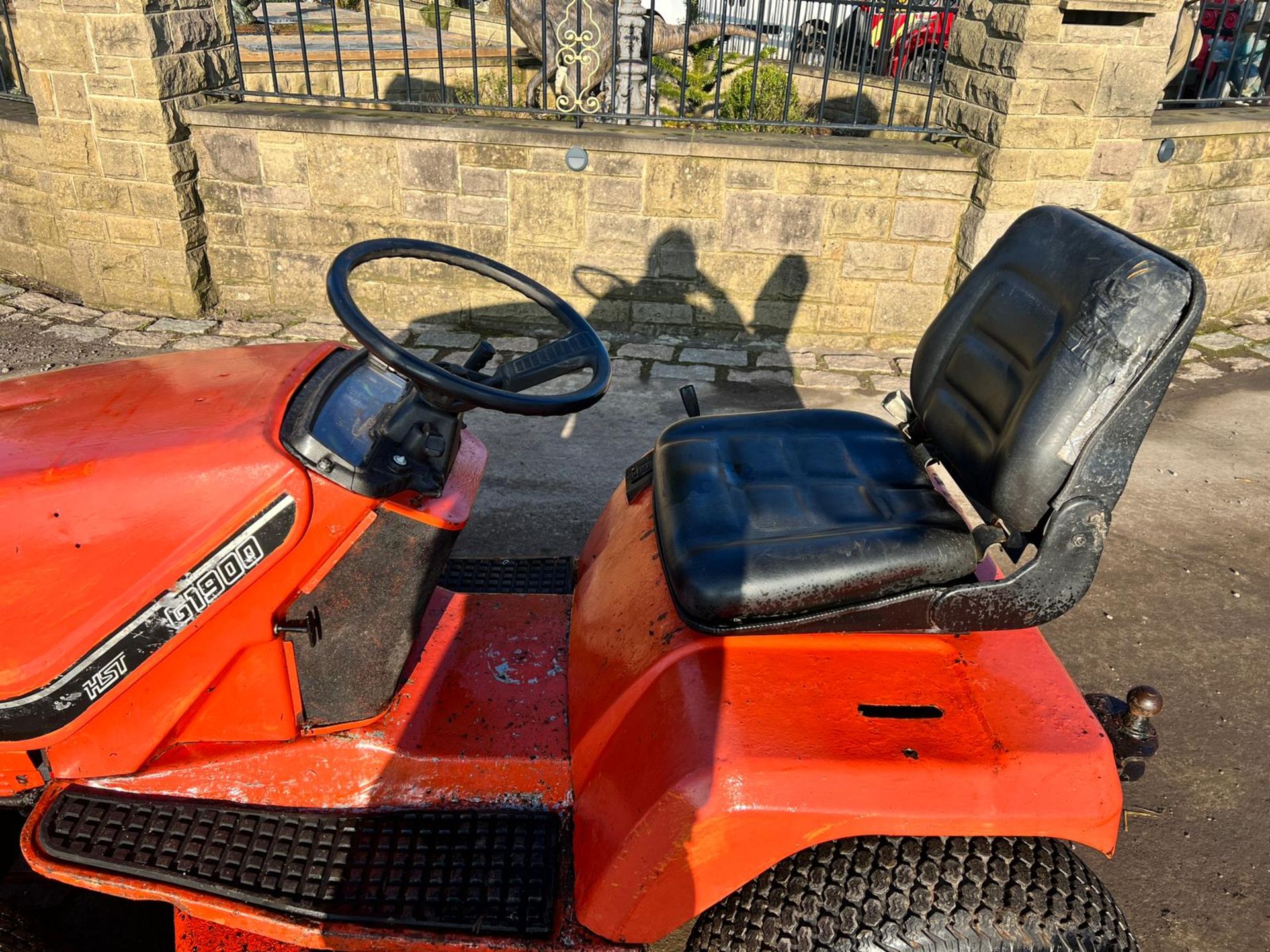 Kubota G1900S 4WS Diesel Ride On Mower *NO VAT* - Image 8 of 17