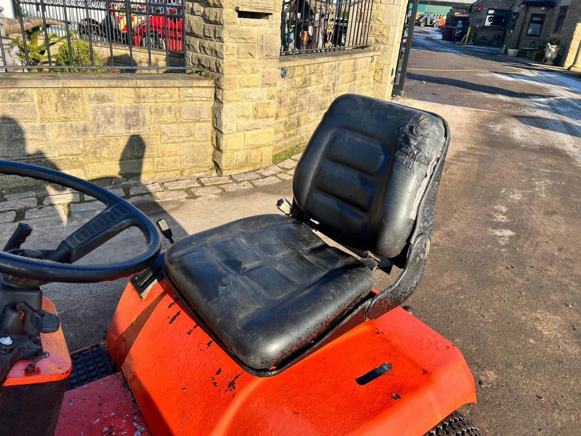 Kubota G1900S 4WS Diesel Ride On Mower *NO VAT* - Image 10 of 17