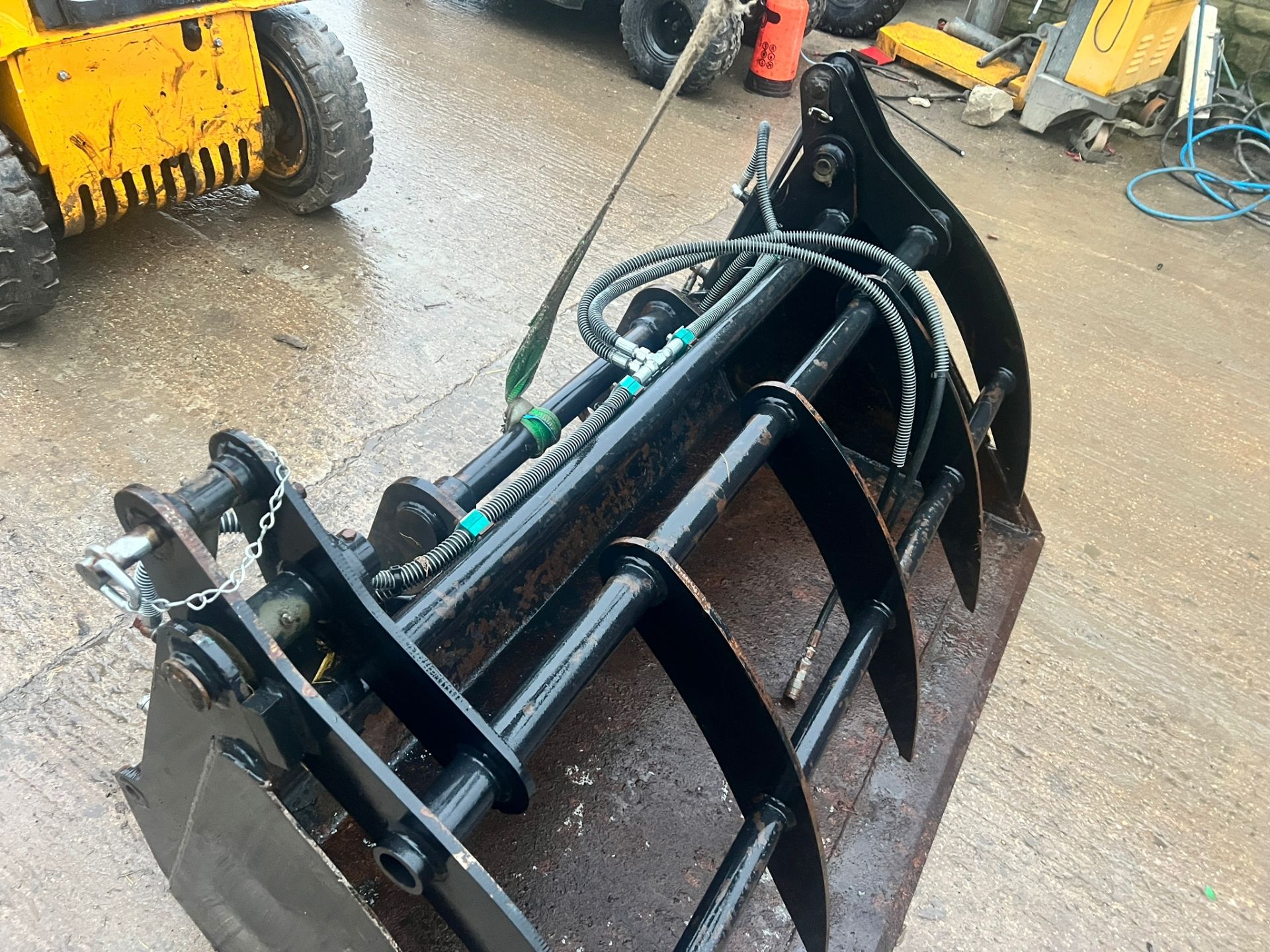 Abiljo 72” Hydraulic Bucket Grab *PLUS VAT* - Image 7 of 14