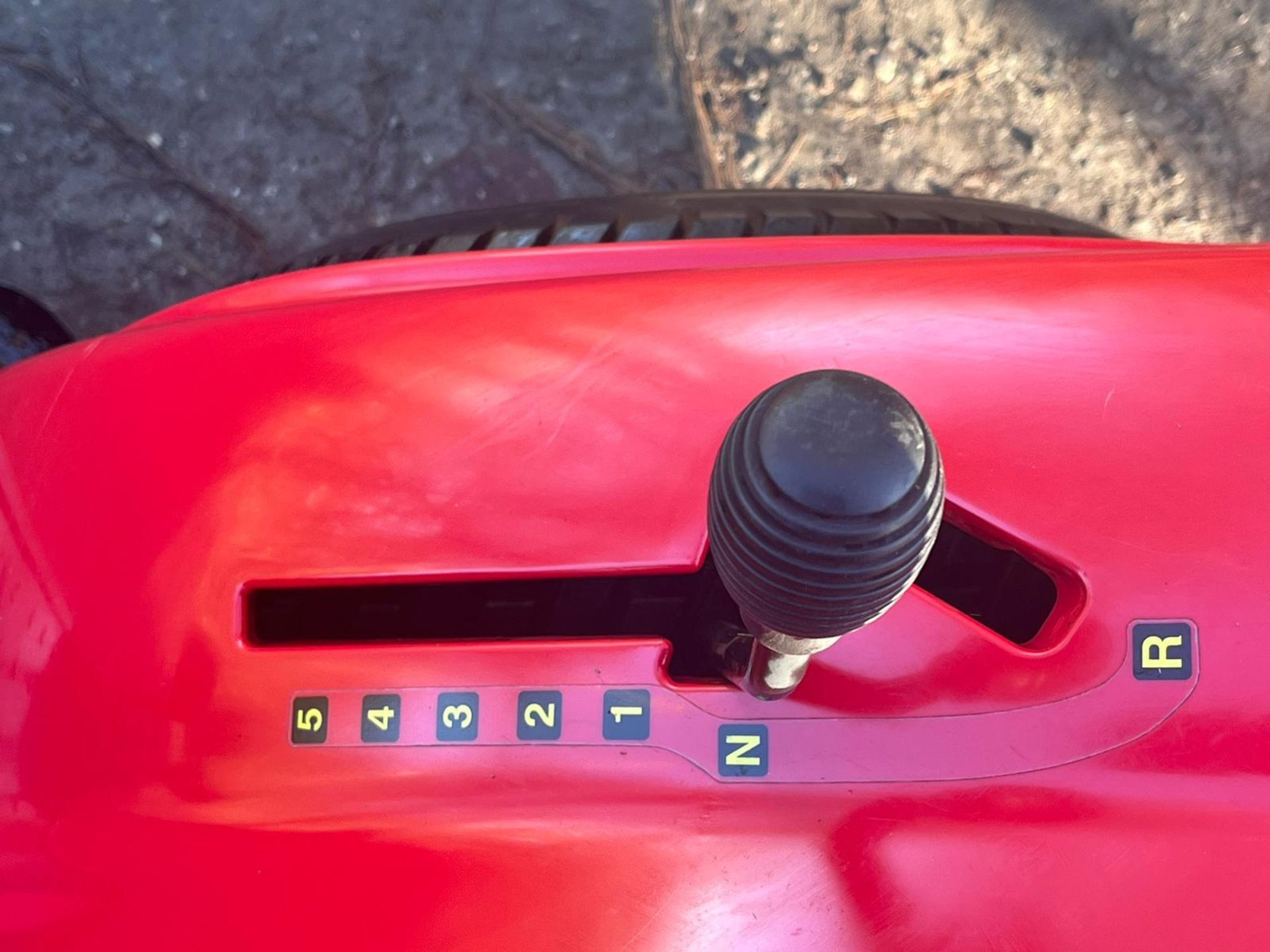 MOUNTFIELD 1435M RIDE ON LAWN MOWER *PLUS VAT* - Image 6 of 8