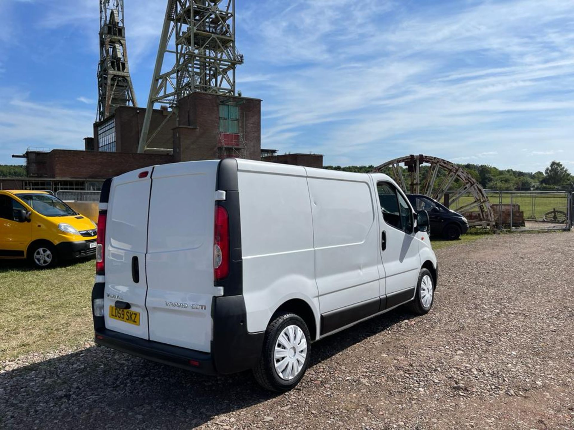 2009/59 VAUXHALL VIVARO 2700 CDTI SWB WHITE PANEL VAN *NO VAT* - Image 6 of 11