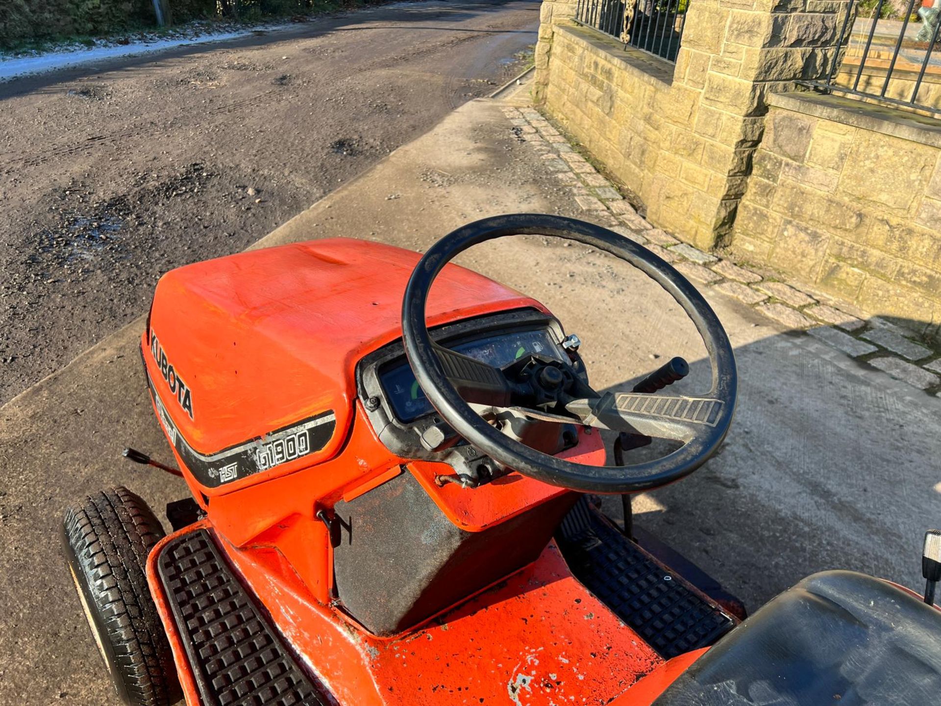 Kubota G1900S 4WS Diesel Ride On Mower *NO VAT* - Image 9 of 17