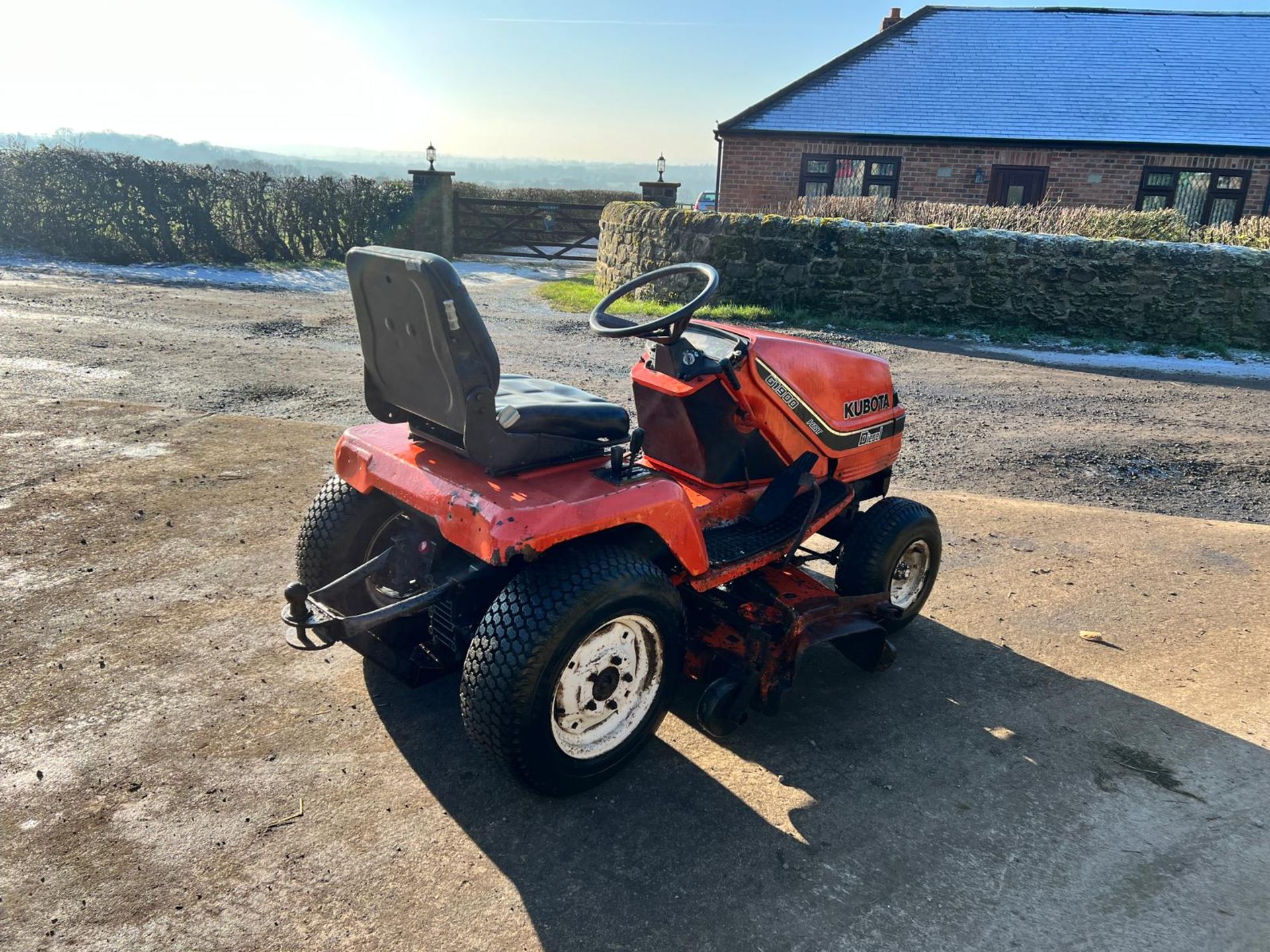 Kubota G1900S 4WS Diesel Ride On Mower *NO VAT* - Image 4 of 17