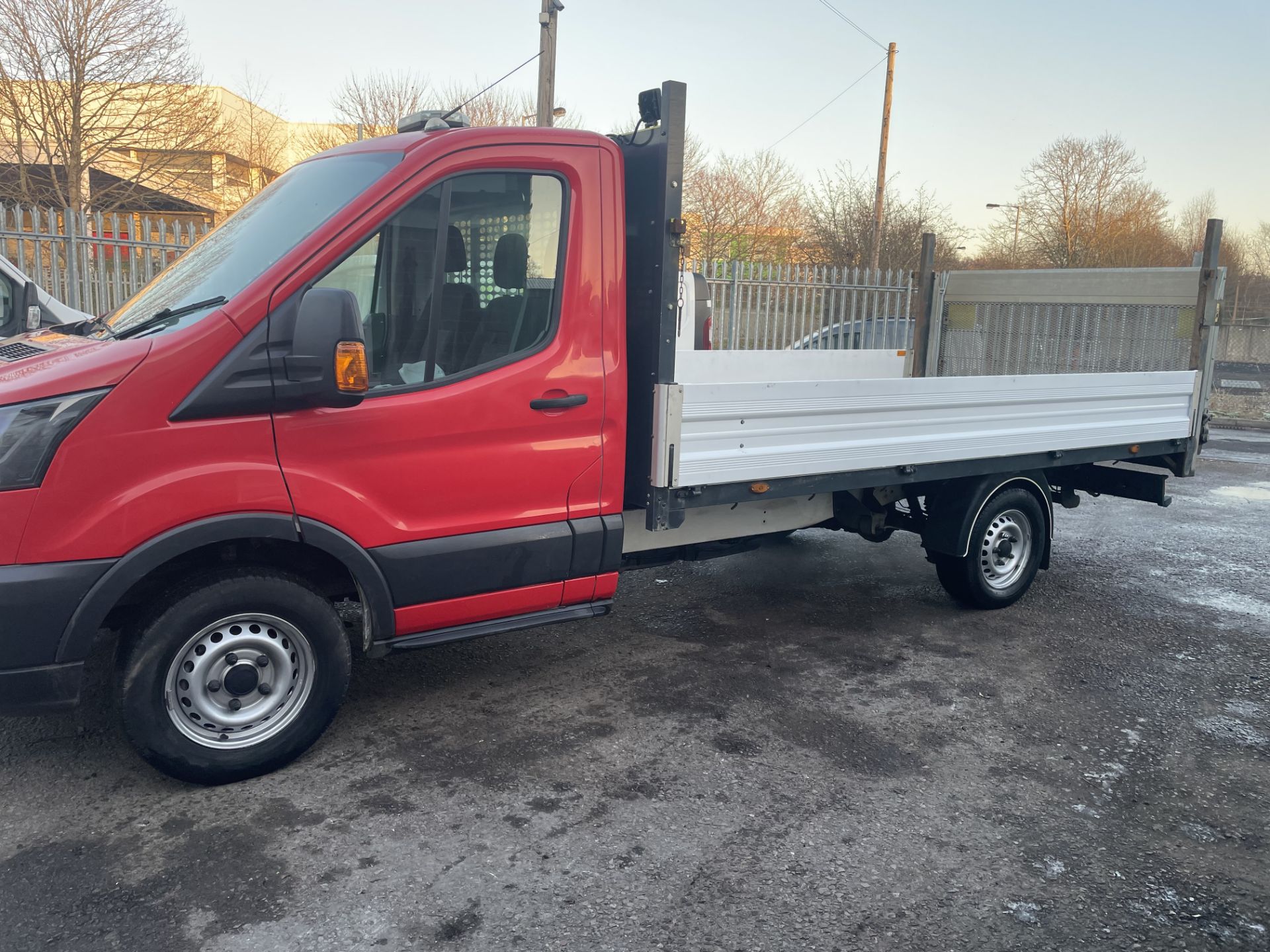 FORD TRANSIT 350 L3 DROPSIDE WITH TAIL LIFT *PLUS VAT* - Image 4 of 5