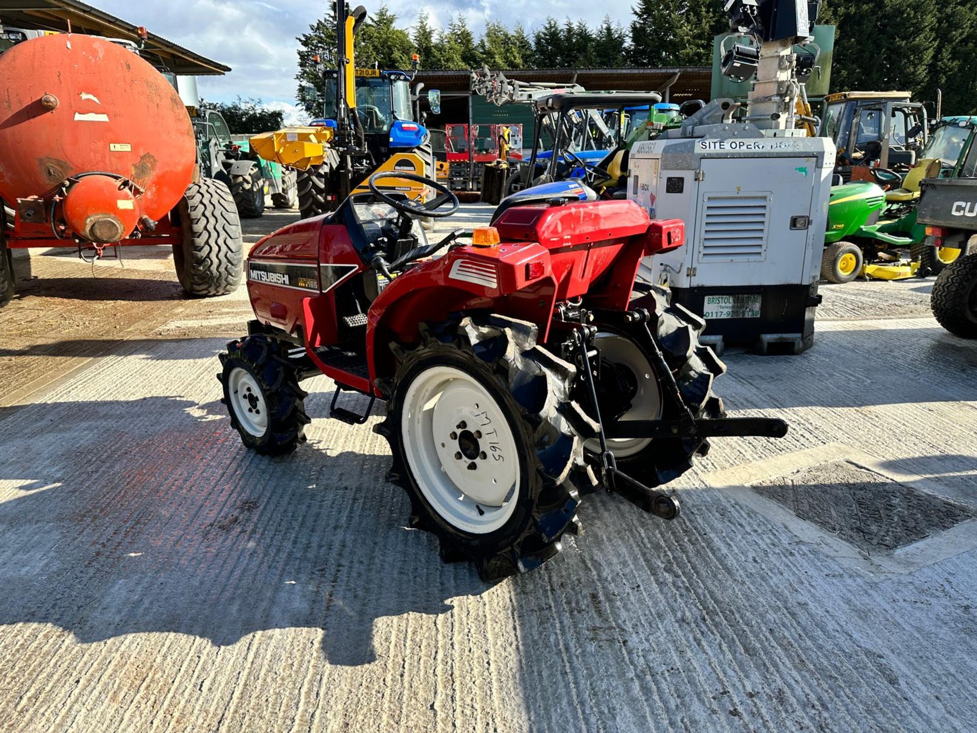 Mitsubishi MT165 4WD Compact Tractor, Runs And Drives, Showing A Low 563 Hours! *PLUS VAT* - Image 4 of 15