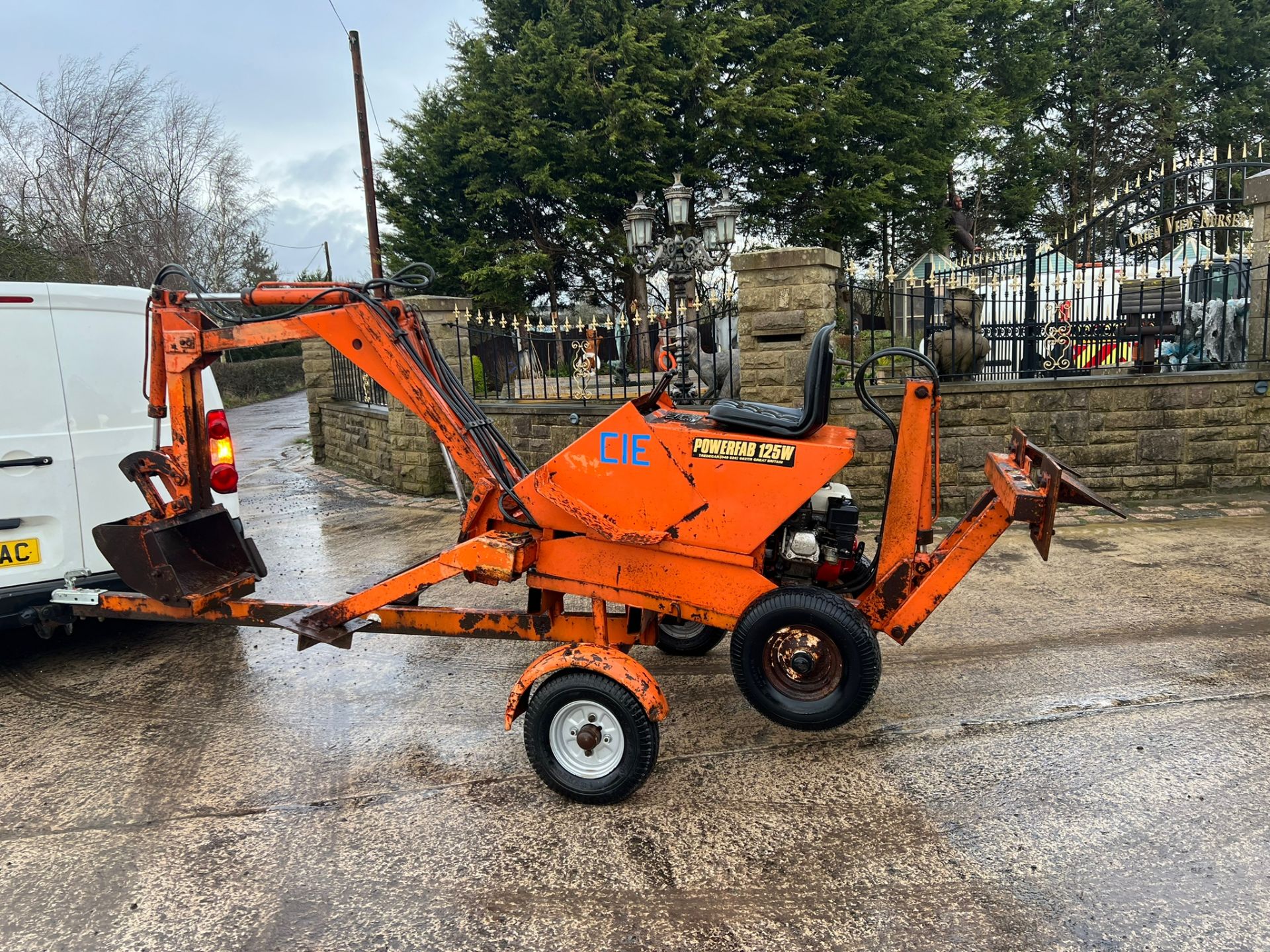 POWERFAB 125 MINI DIGGER WITH TRAILER *PLUS VAT* - Image 3 of 12