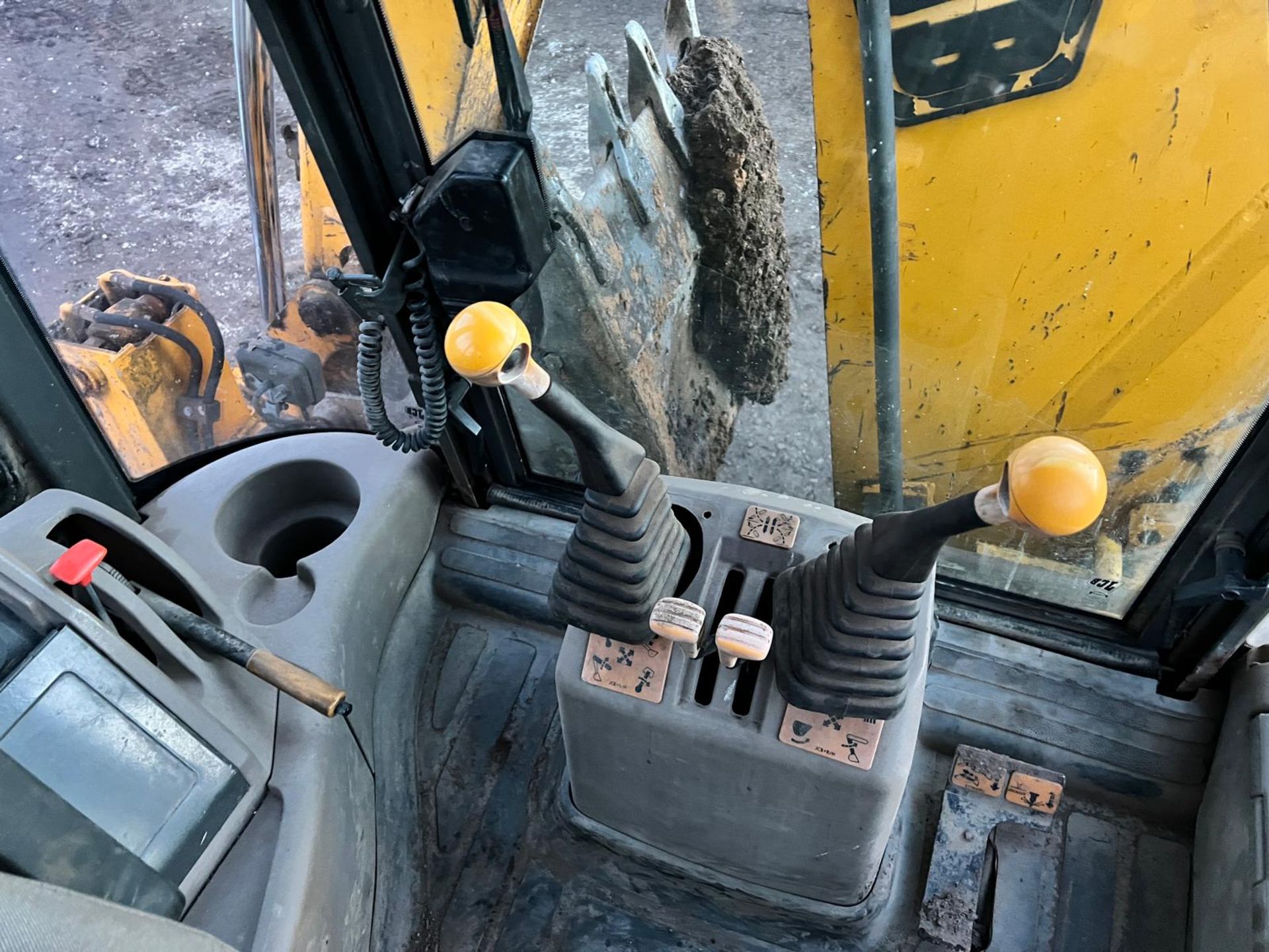 JCB 3CX Sitemaster Plus Turbo Diesel 4WD Powershift Front Loader Backhoe *PLUS VAT* - Image 15 of 26