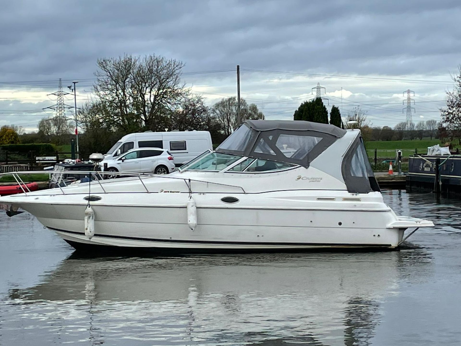 2000 CRUISER YACHTS EXPRESS 3075 *NO VAT* - Image 16 of 35