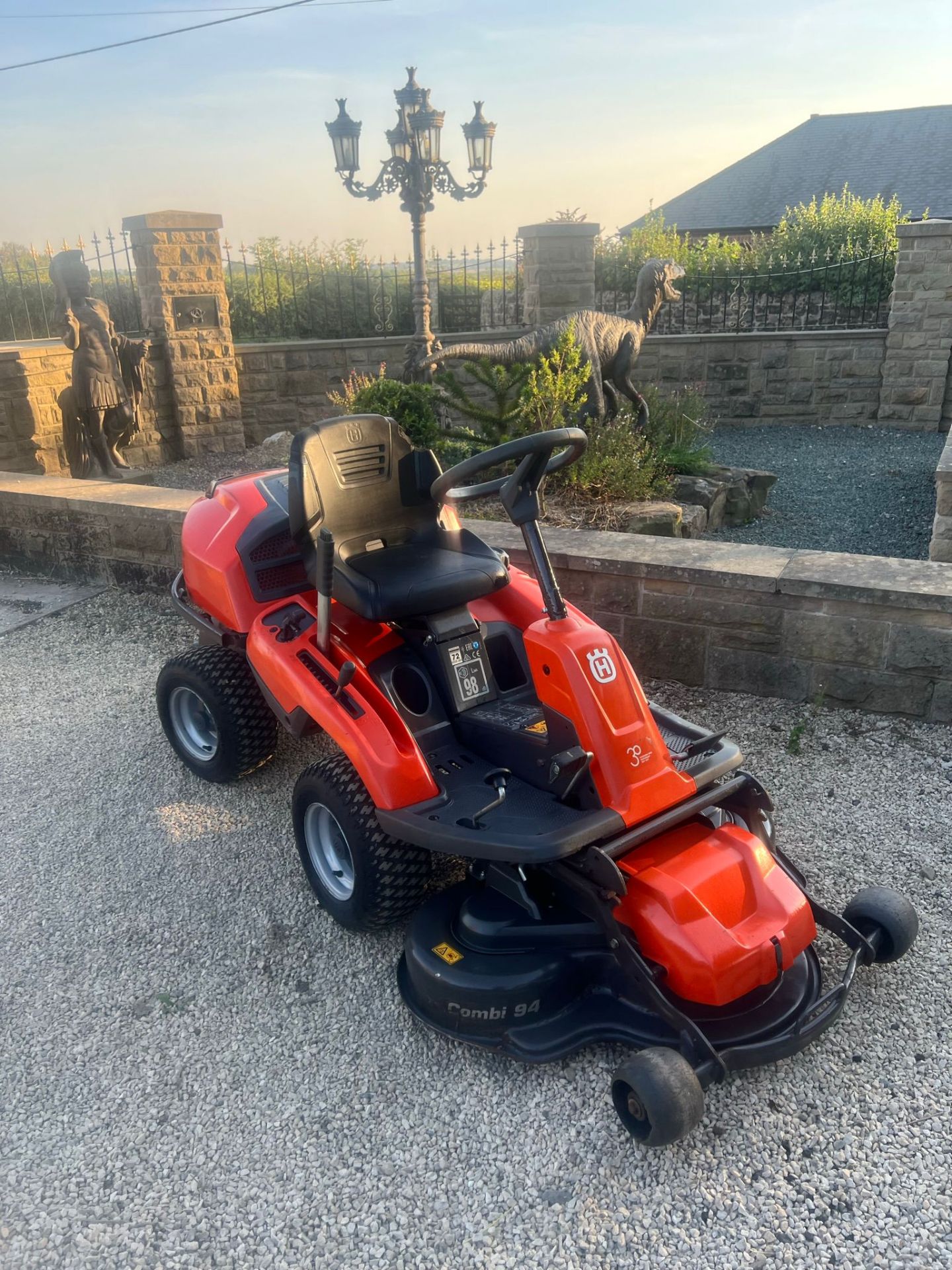 2017 HUSQARNA R214TC RIDE ON LAWN MOWER PLUS VAT - Image 3 of 11