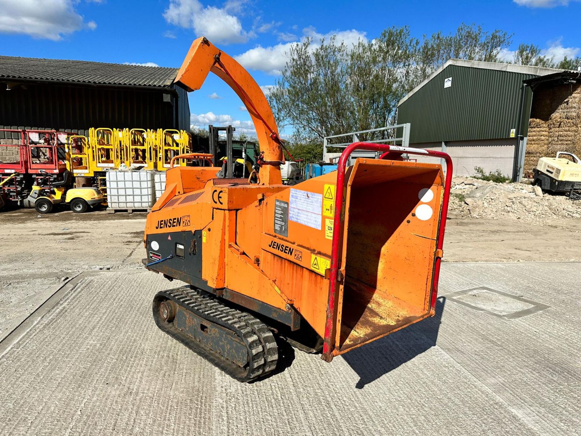 Jensen A530T Diesel Tracked Woodchipper, Runs Drives And Chips, Showing A Low 2669 Hours! *PLUS VAT* - Image 2 of 17
