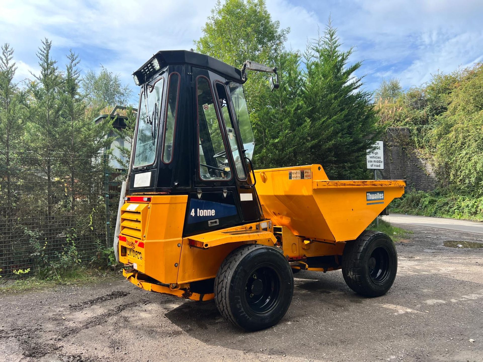 2010 Thwaites 4 Tonne 4WD Dumper *PLUS VAT* - Image 2 of 18