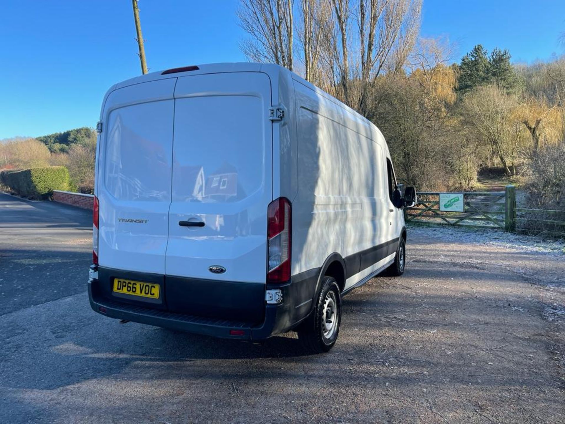 2016 Ford Transit 350 2.2 Diesel WHITE PANEL VAN *NO VAT* - Image 7 of 19