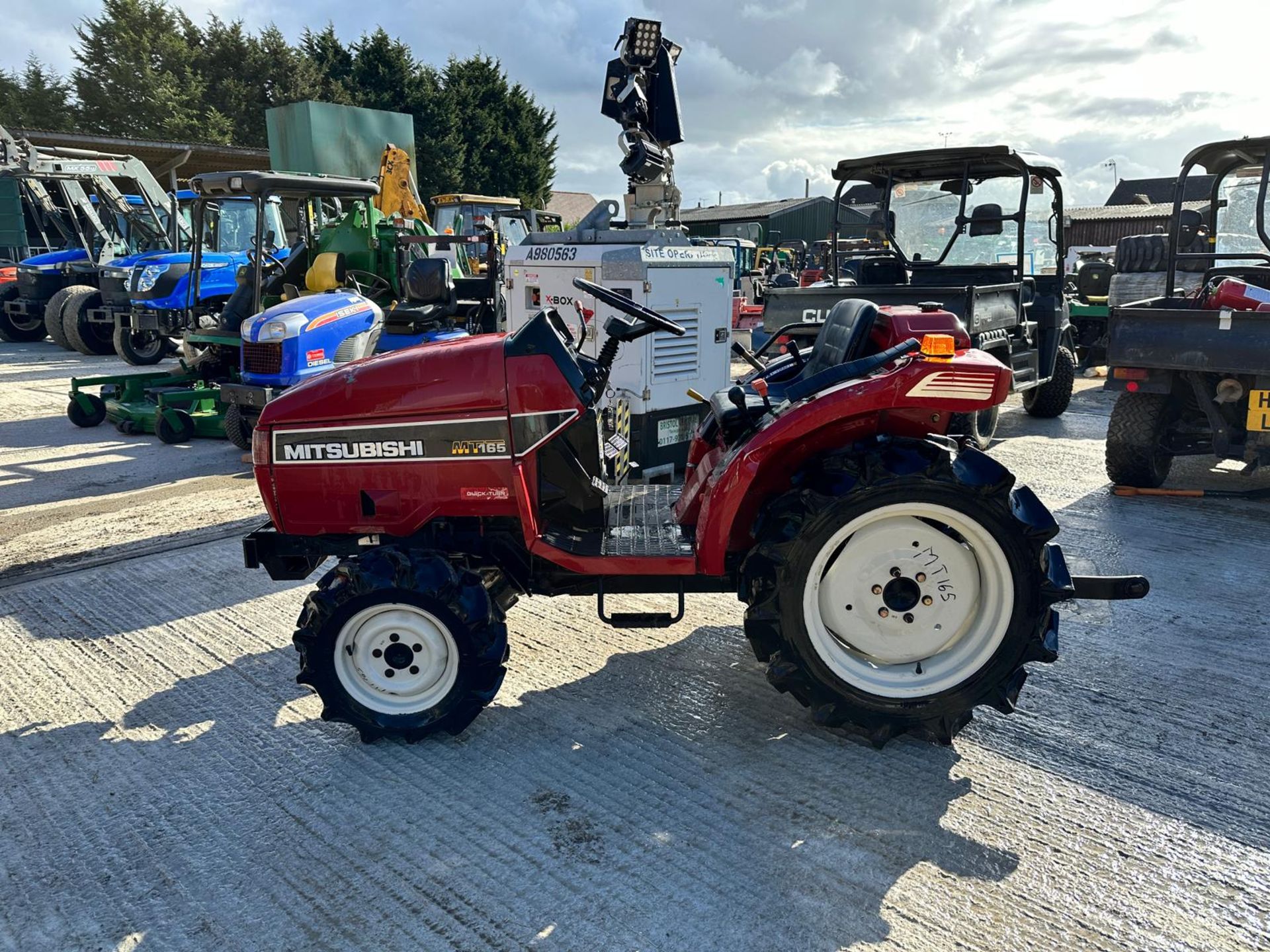 Mitsubishi MT165 4WD Compact Tractor, Runs And Drives, Showing A Low 563 Hours! *PLUS VAT* - Image 5 of 15