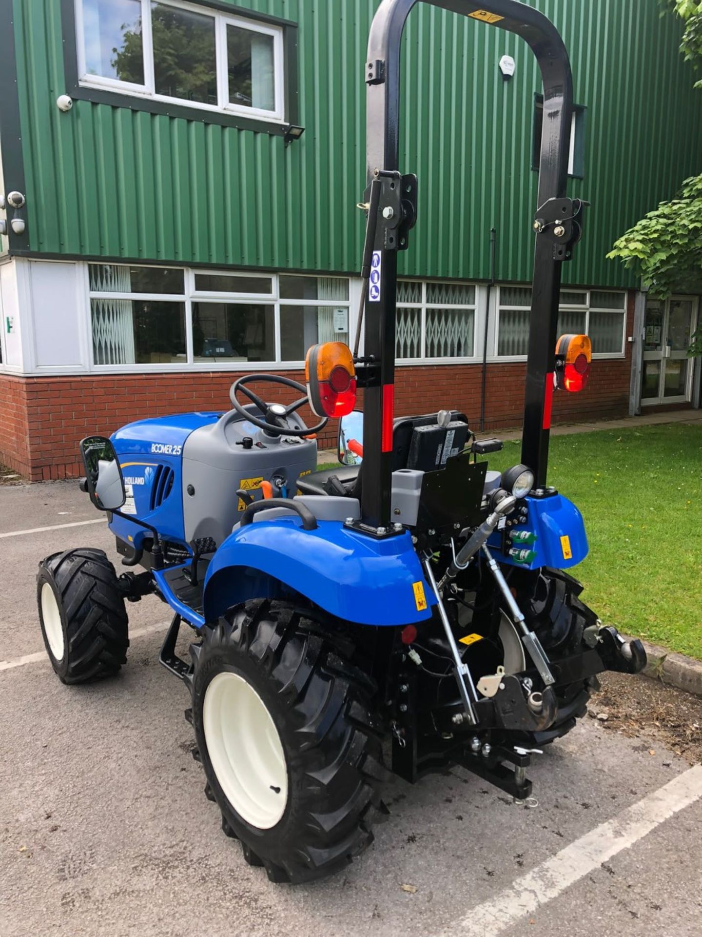 New Holland Boomer 25 Compact tractor *PLUS VAT* - Image 2 of 4