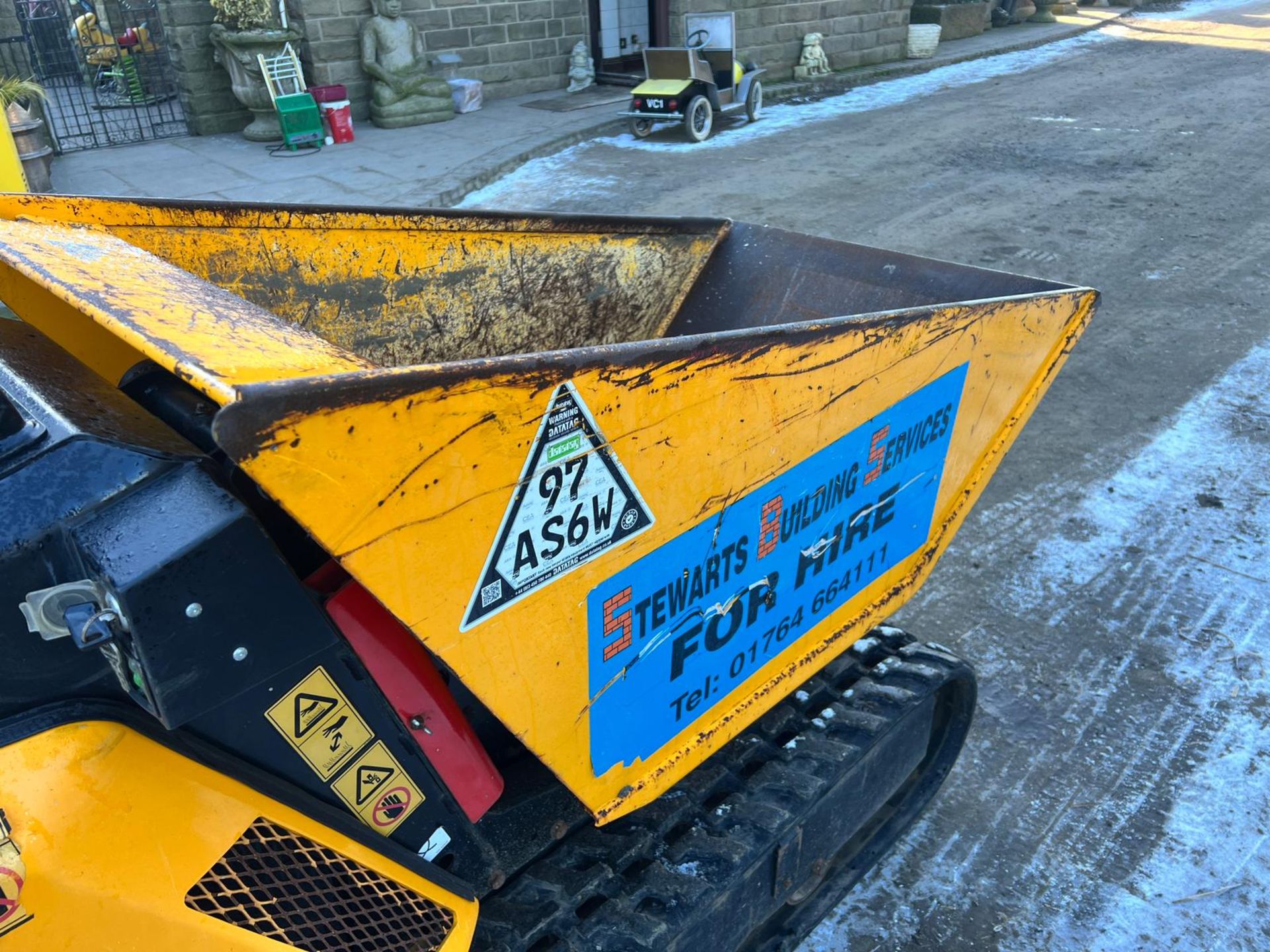 JCB HTD-5 Diesel High Tip Tracked Pedestrian Dumper *PLUS VAT* - Image 9 of 17