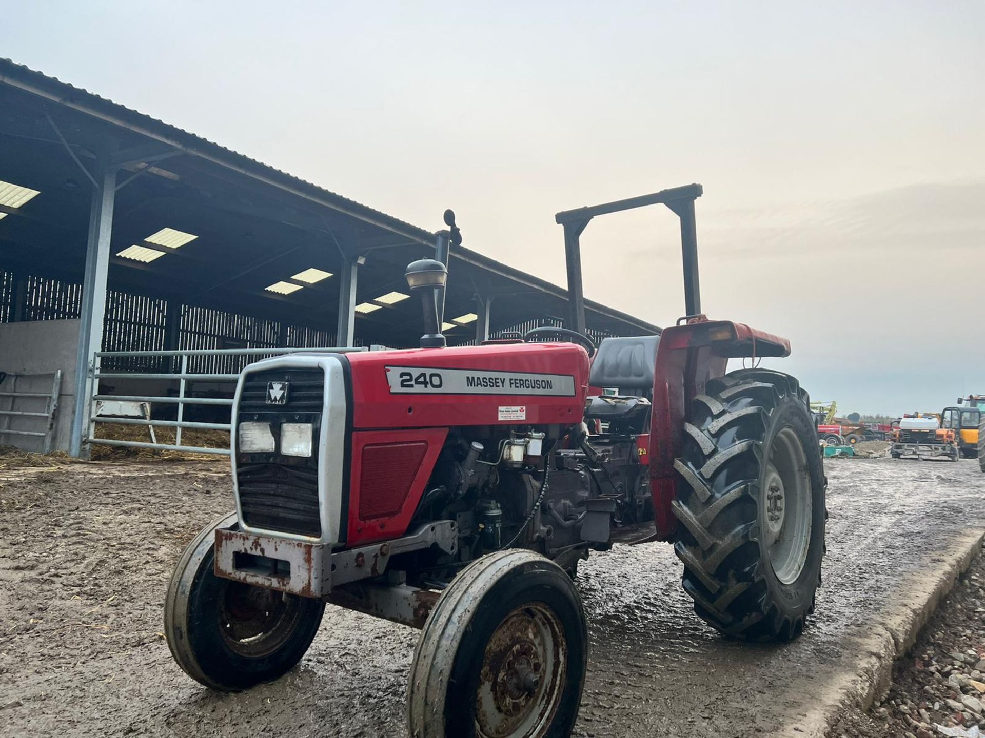 MASSEY FERGUSON 350 52hp 2WD TRACTOR, RUNS DRIVES AND WORKS, SHOWING A LOW 1200 HOURS - Image 3 of 16