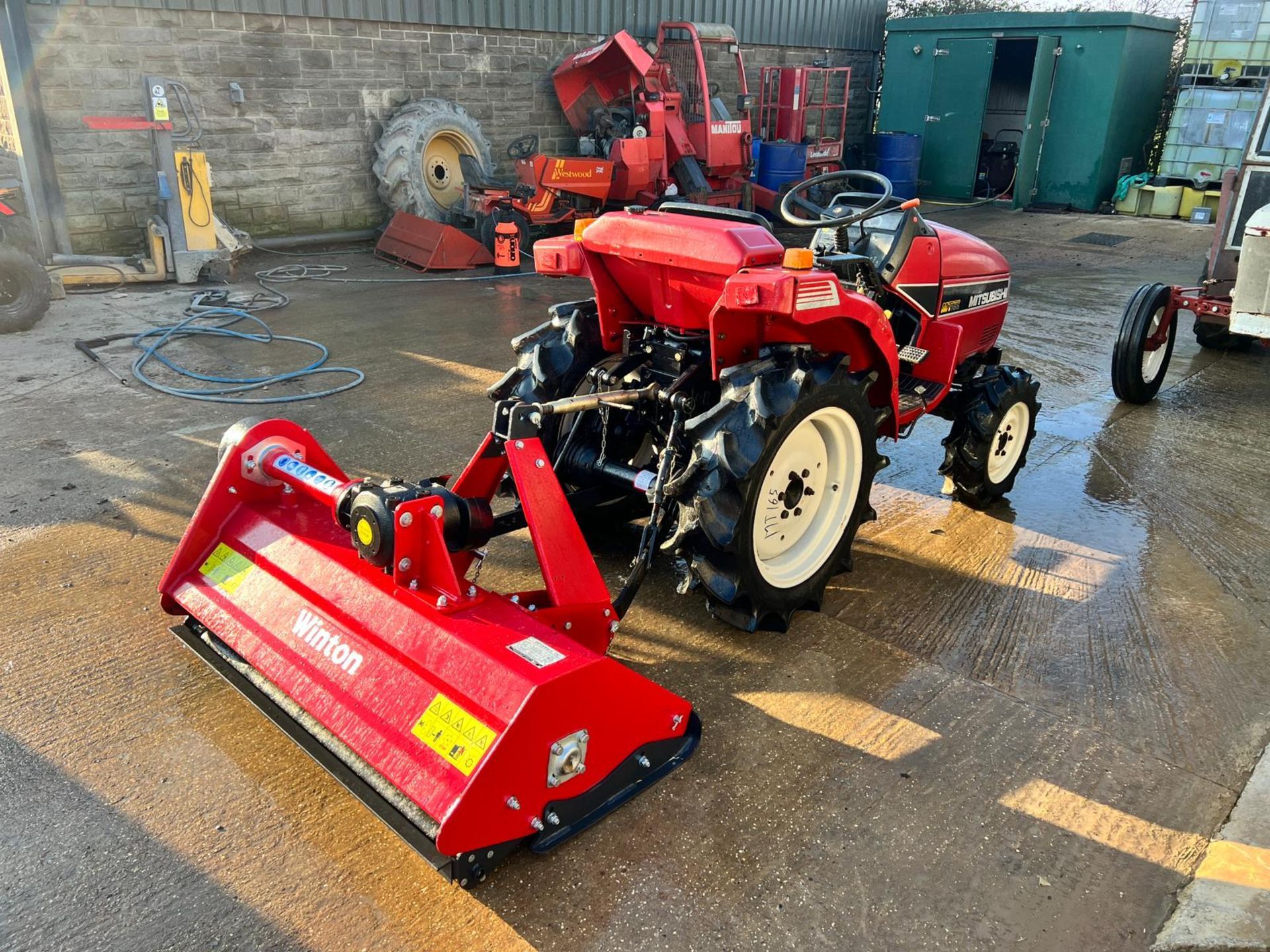 Mitsubishi MT165 4WD Compact Tractor With 2021 Winton 1.25 Metre Flail Mower *PLUS VAT* - Image 6 of 15