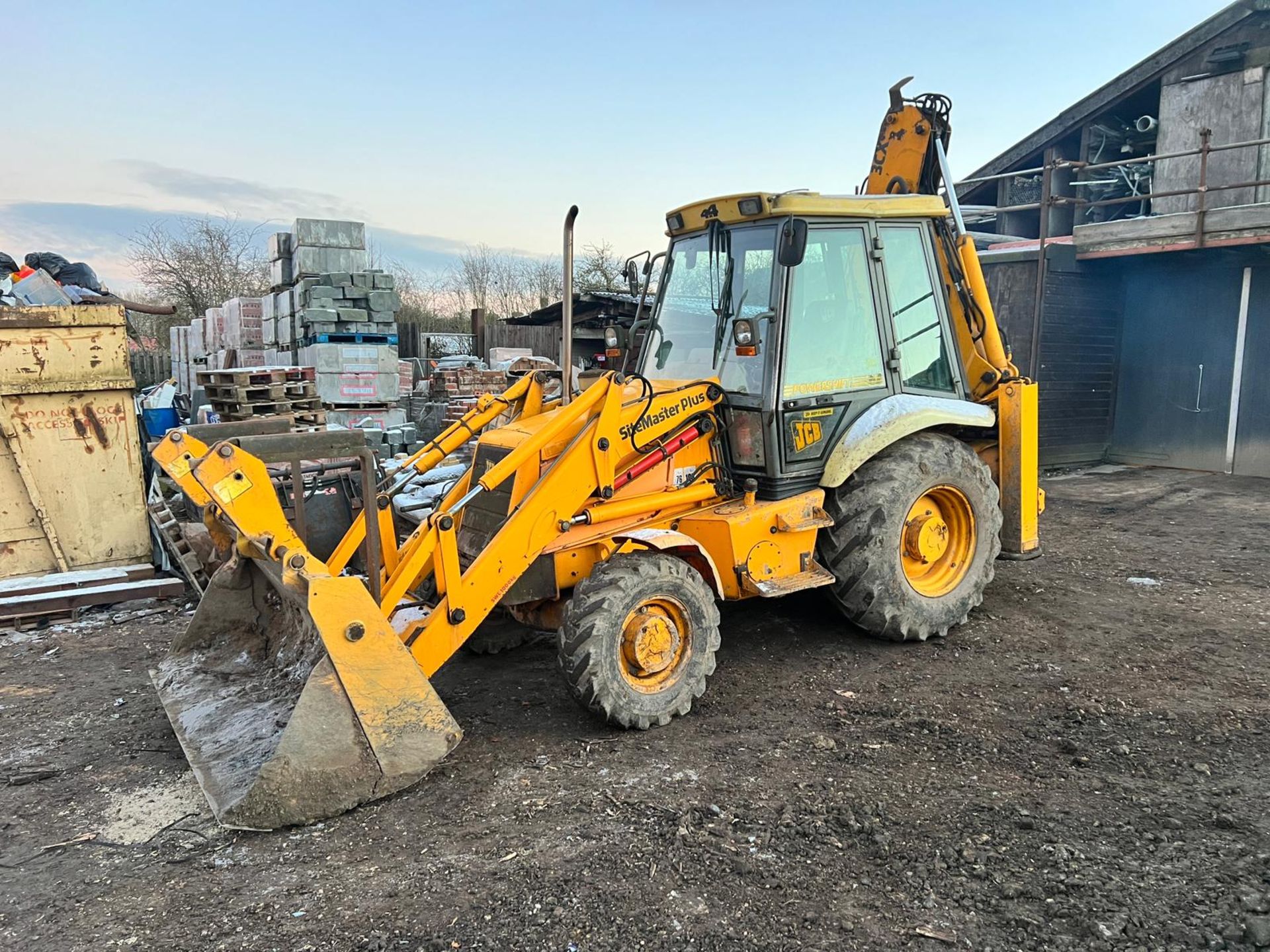 JCB 3CX Sitemaster Plus Turbo Diesel 4WD Powershift Front Loader Backhoe *PLUS VAT* - Image 7 of 26