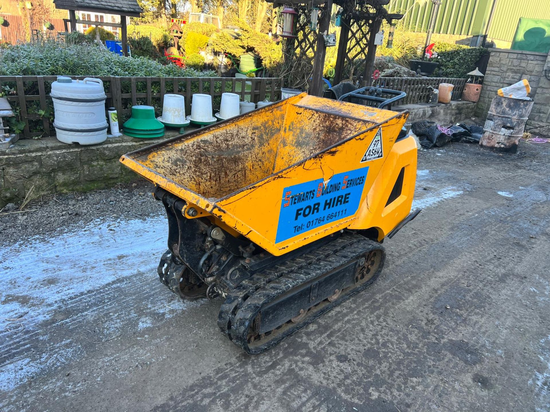 JCB HTD-5 Diesel High Tip Tracked Pedestrian Dumper *PLUS VAT* - Image 5 of 17