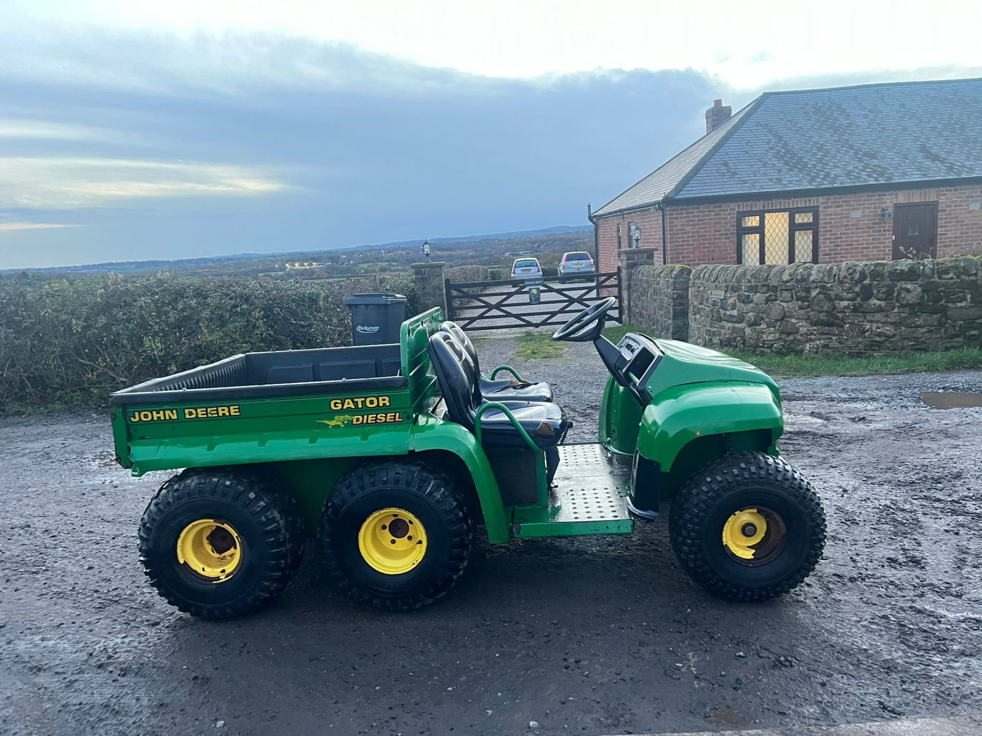 JOHN DEERE 6x4 GATOR - YANMAR DIESEL ENGINE *PLUS VAT* - Image 5 of 6