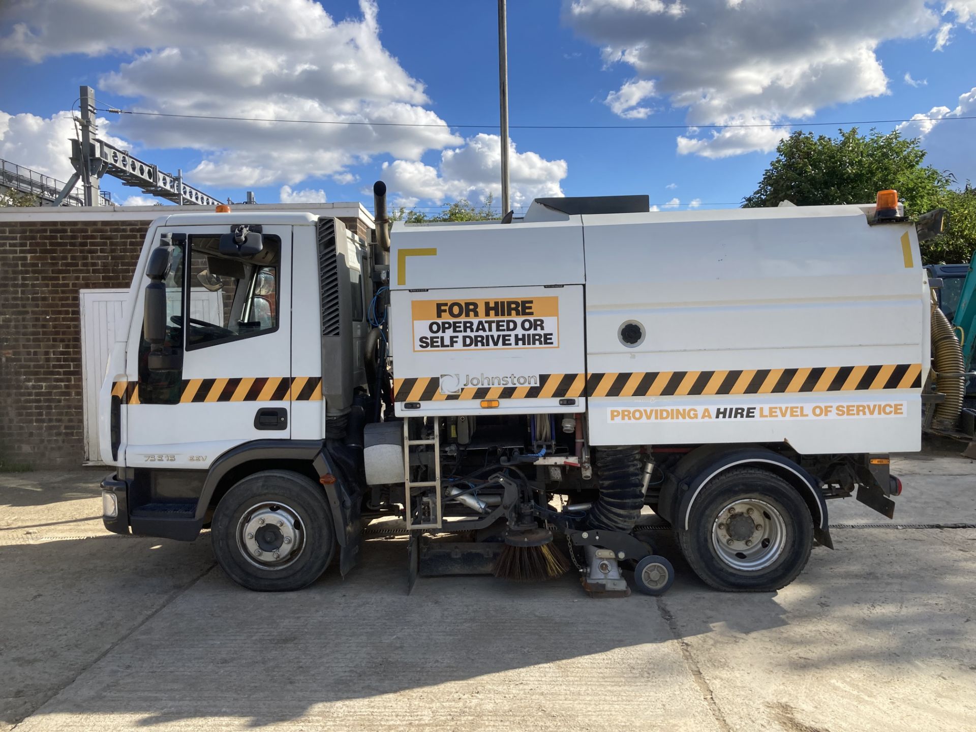 2012 IVECO EUROCARGO 75E16S ROAD JOHNSTON SWEEPER *PLUS VAT* - Image 3 of 38