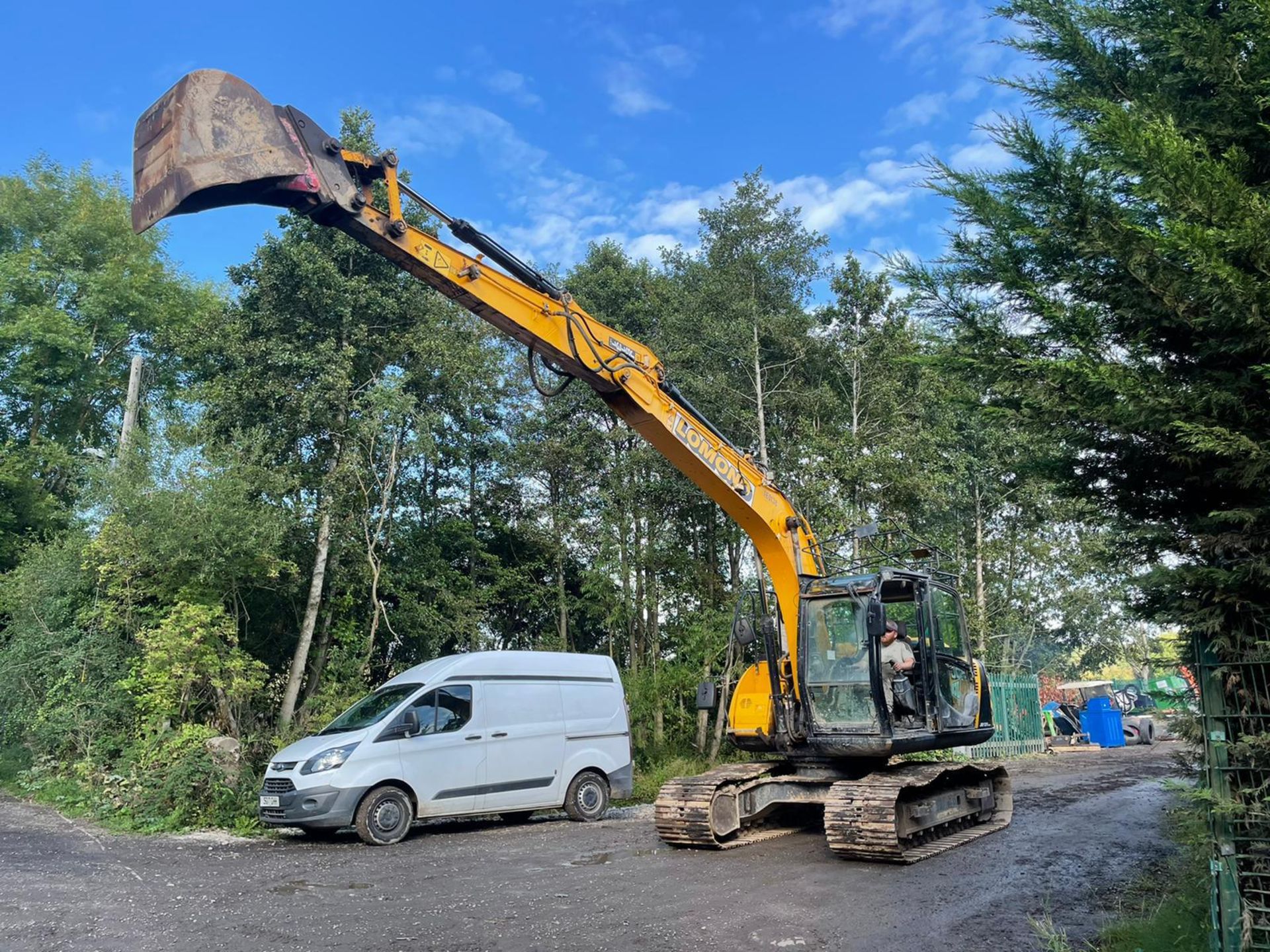 2016 JCB JS131LC 13 Tonne Excavator *PLUS VAT* - Image 2 of 9