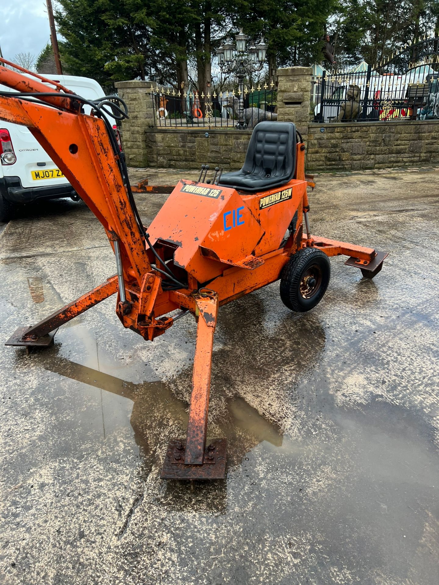 POWERFAB 125 MINI DIGGER WITH TRAILER *PLUS VAT* - Image 12 of 12