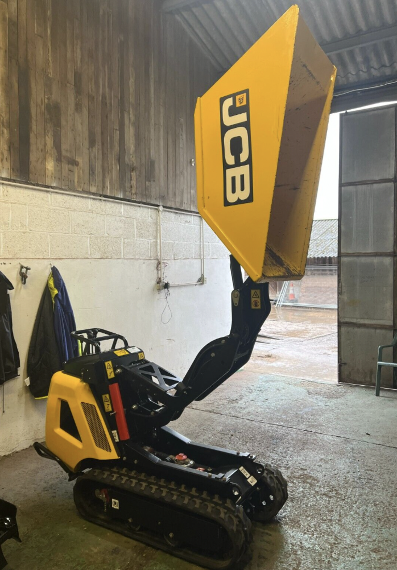 2020 JCB HIGH LIFT TRACKED DUMPER, , MODEL: HTD05 DUMPSTER   JCB HIGH LIFT TRACKED DUMPER MODEL: - Image 7 of 9