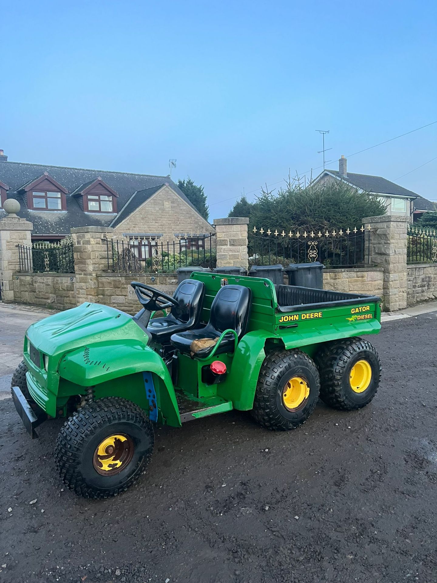 JOHN DEERE 6x4 GATOR - YANMAR DIESEL ENGINE *PLUS VAT* - Image 3 of 6