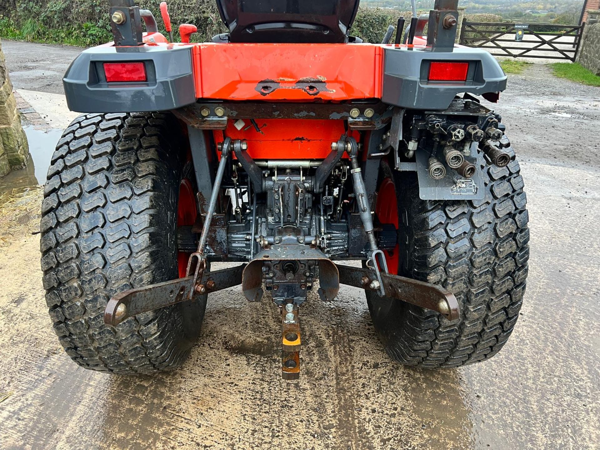 Kubota STV40 40HP 4WD Compact Tractor *PLUS VAT* - Image 11 of 15