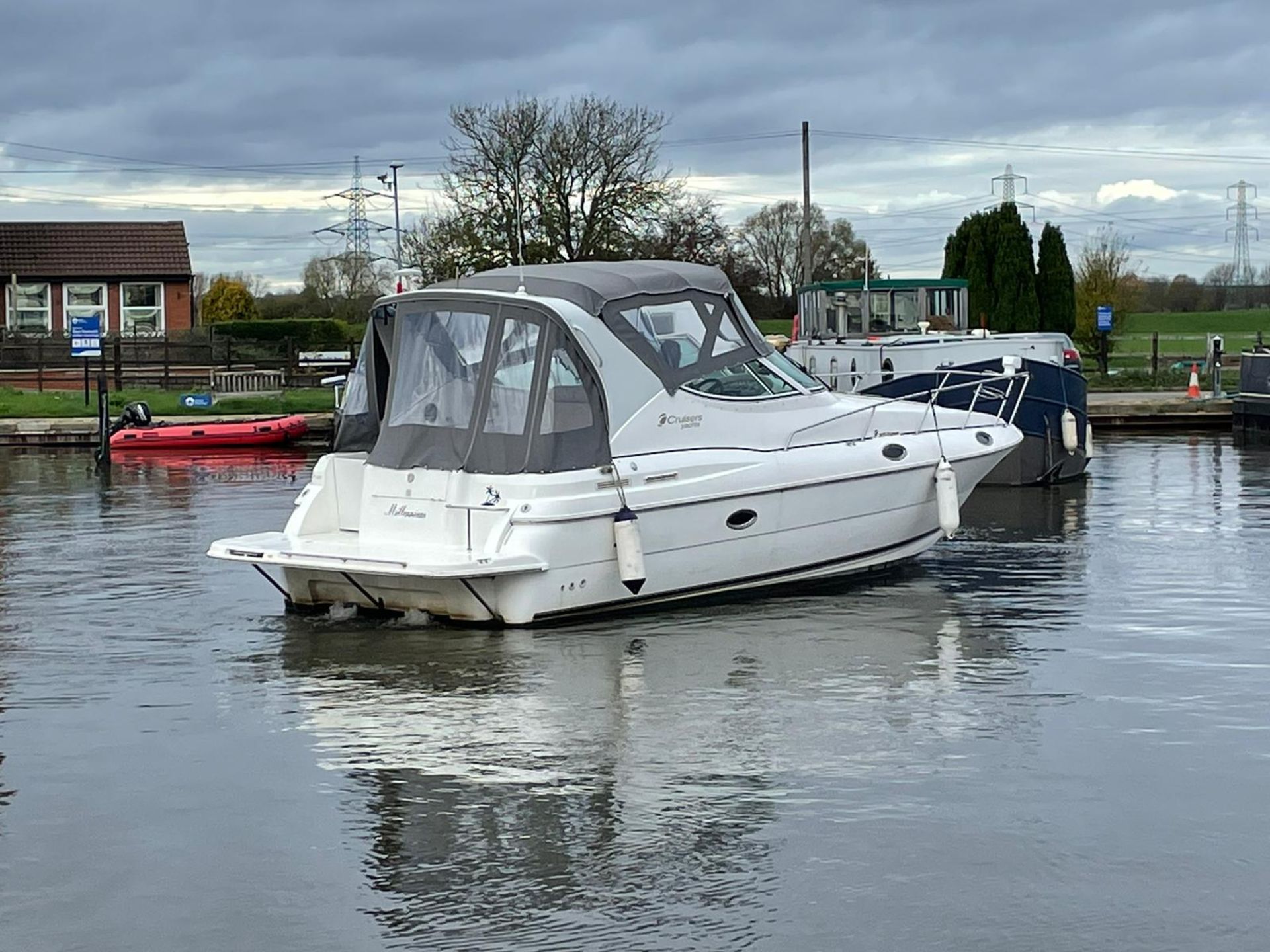 2000 CRUISER YACHTS EXPRESS 3075 *NO VAT* - Image 6 of 35