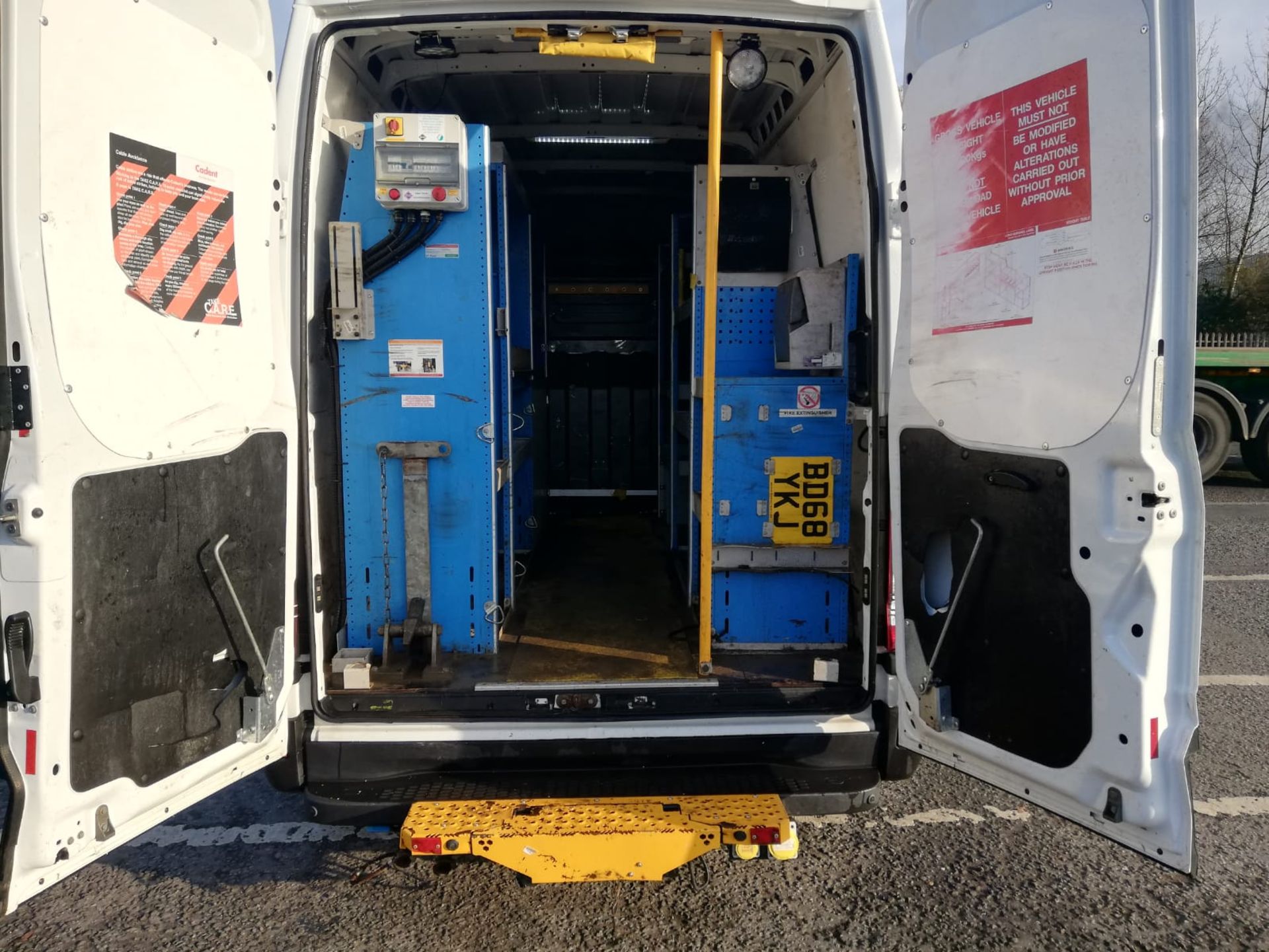 2018/68 REG IVECO DAILY 35S12V 2.3 DIESEL COMPRESSOR WORKSHOP VAN, SHOWING 0 FORMER KEEPERS - Image 10 of 12