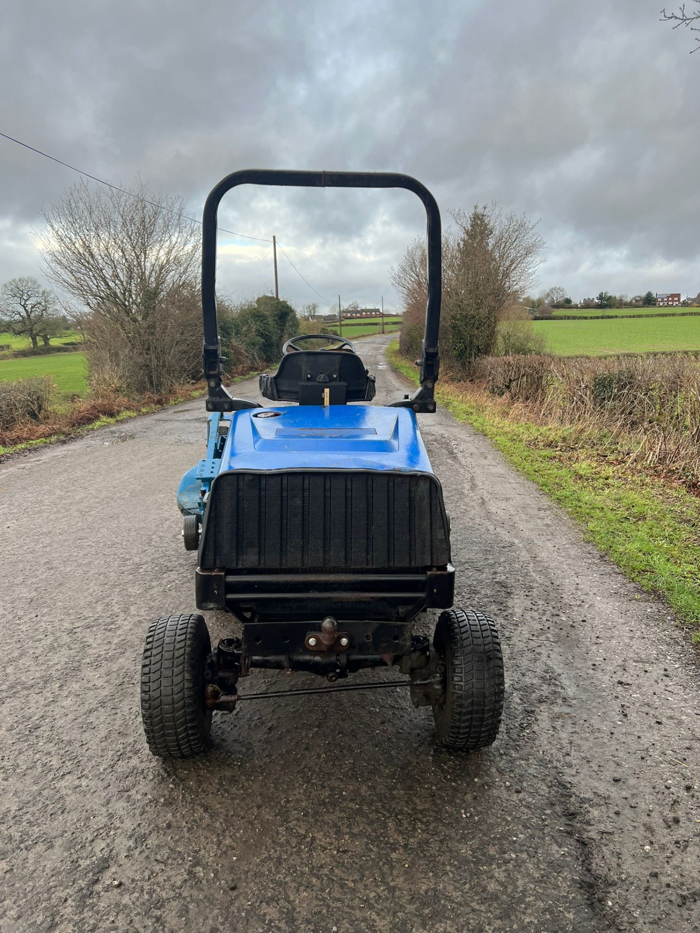 FORD CM274 OUT FRONT RIDE ON LAWN MOWER *PLUS VAT* - Image 6 of 8