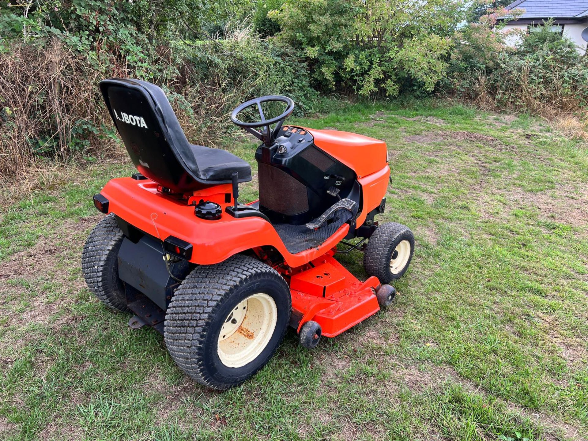 Kubota G2160 Diesel Ride On Mower *PLUS VAT* - Image 4 of 15