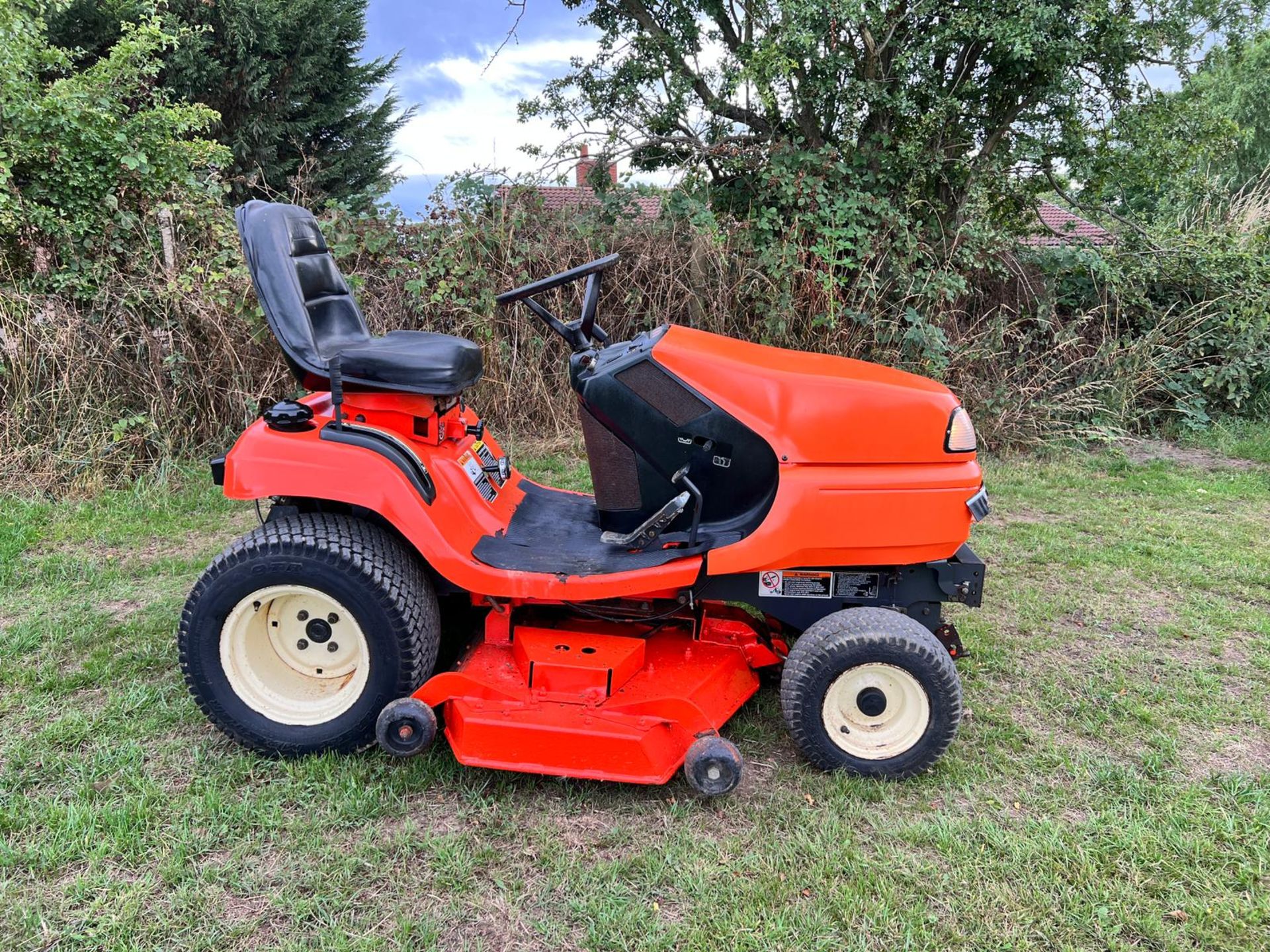 Kubota G2160 Diesel Ride On Mower *PLUS VAT* - Image 6 of 15