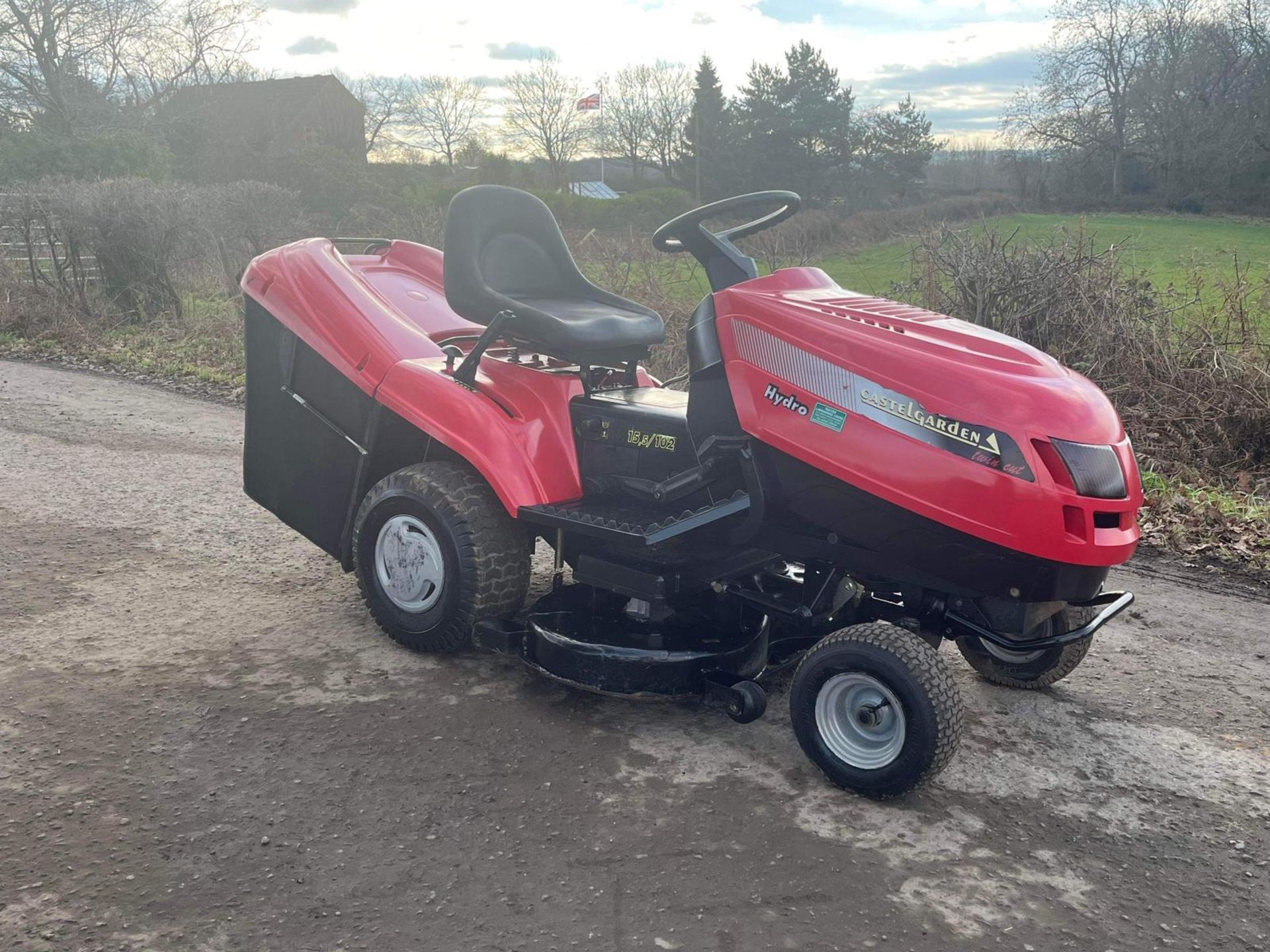 CASTELGARDEN TWIN CUT RIDE ON LAWN MOWER *PLUS VAT*