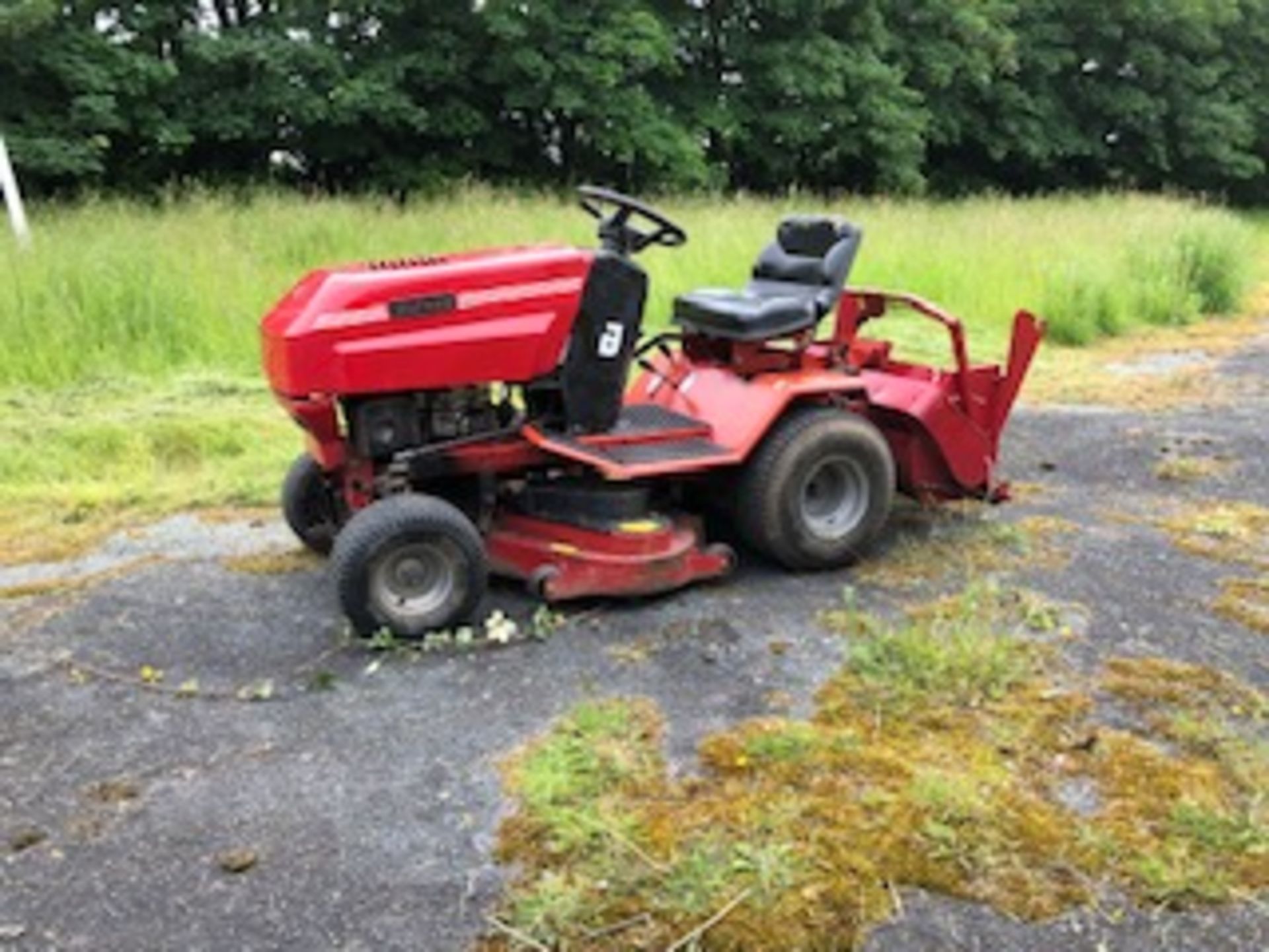 WESTWOOD SIT ON PETROL LAWN MOWER *NO VAT*