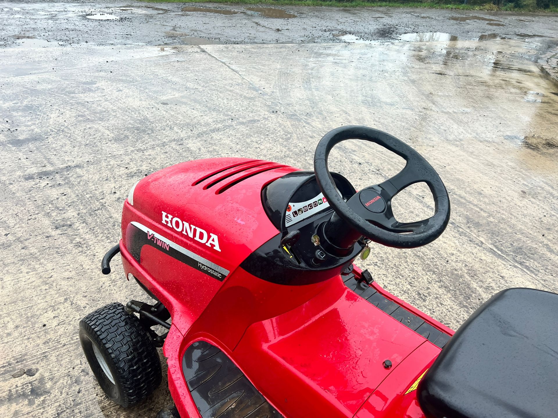 Honda 2417 Ride On Mower *PLUS VAT* - Image 14 of 15