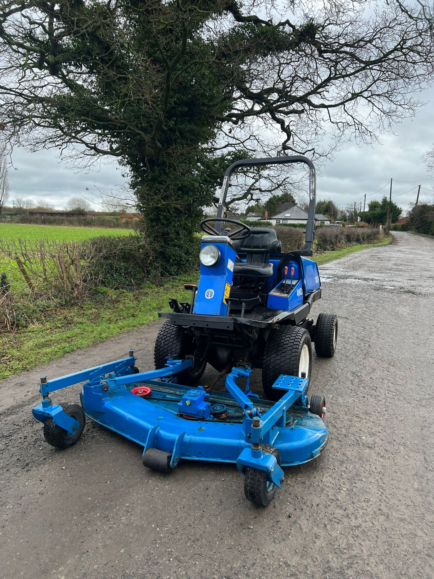 FORD CM274 OUT FRONT RIDE ON LAWN MOWER *PLUS VAT*