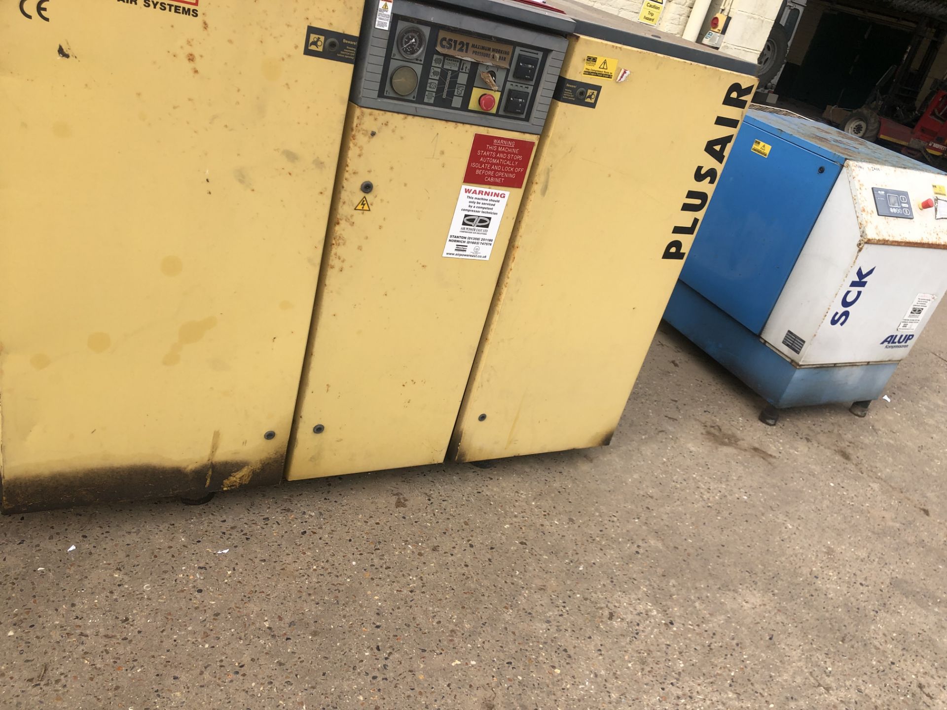 HPC plusair, model: CS121 serial number: 1211147 47446hr on, 20454 hr run, 75kw 3 phase, Removed due - Image 4 of 5