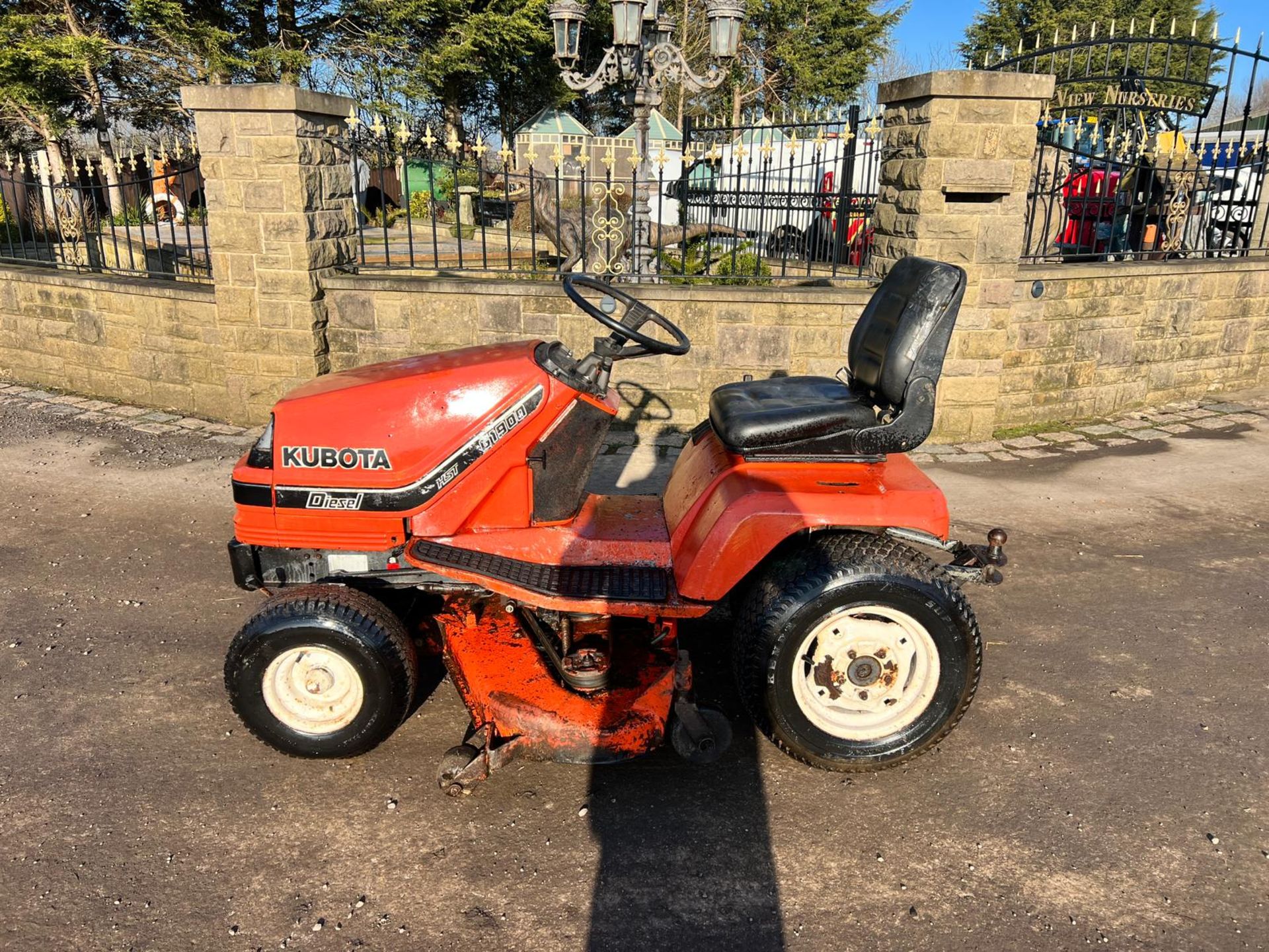 Kubota G1900S 4WS Diesel Ride On Mower *NO VAT* - Image 3 of 17